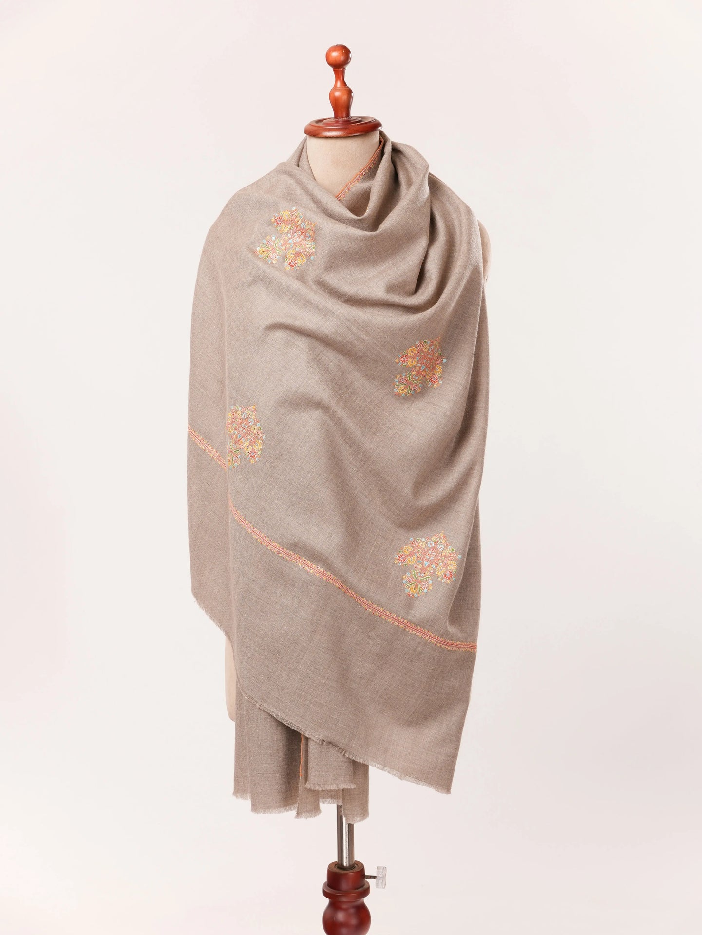 Baildar Buteh Sozni Work Kashmiri Beige Handwoven Pashmina Shawl Shahkaar.com