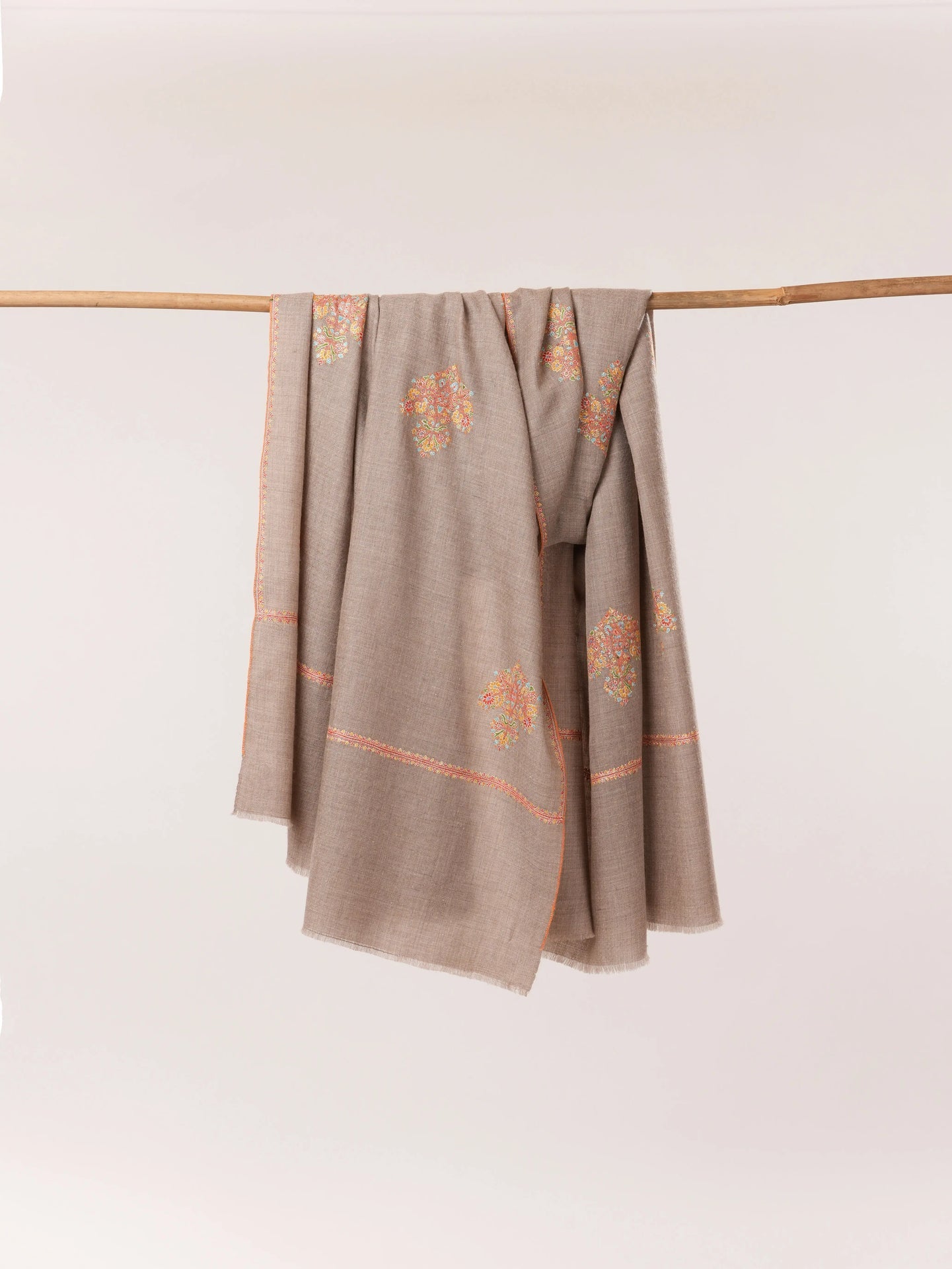 Baildar Buteh Sozni Work Kashmiri Beige Handwoven Pashmina Shawl Shahkaar.com