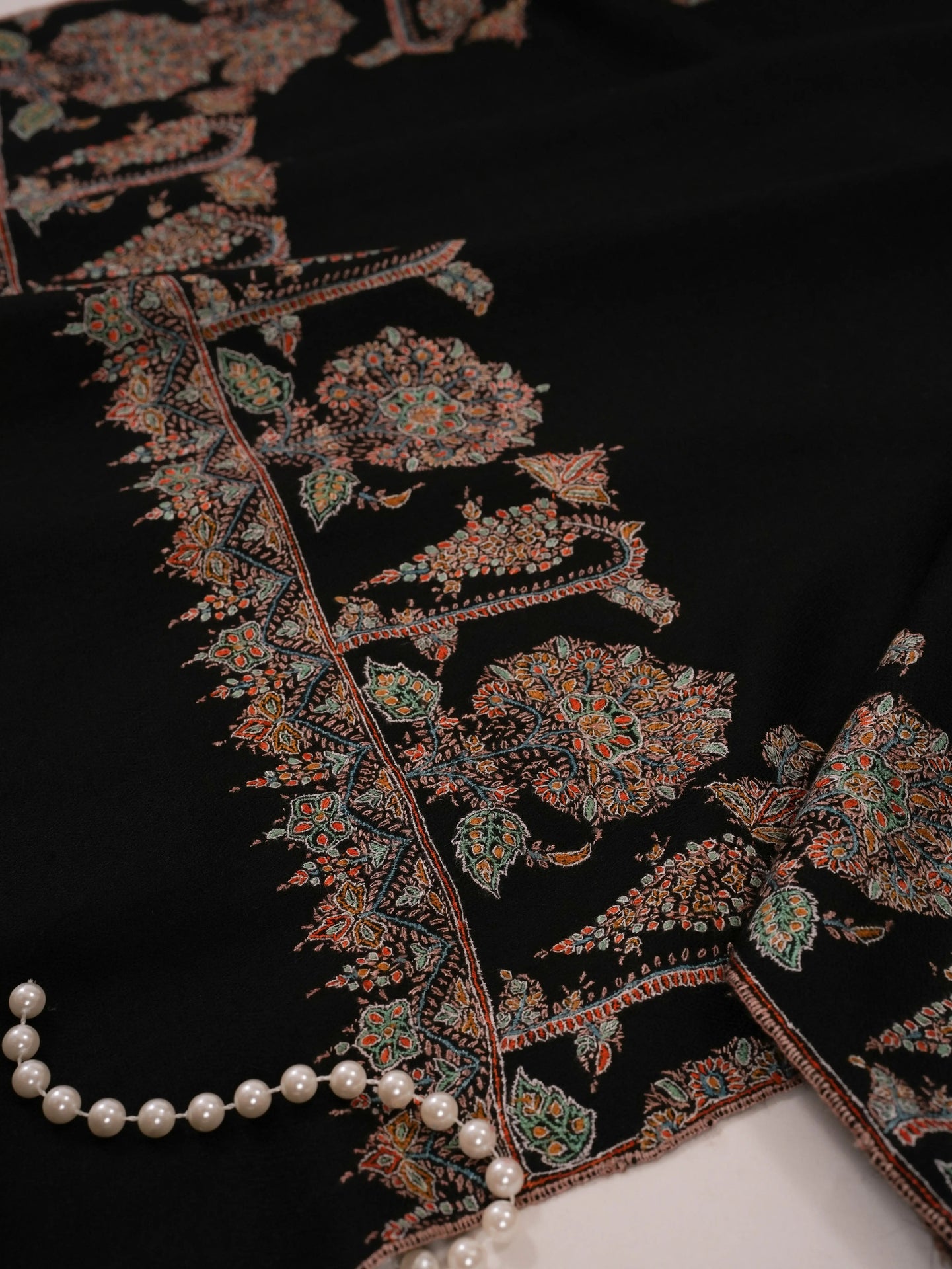 Black Daurdar Hand Embroidered Pure Pashmina Shawl Shahkaar.com