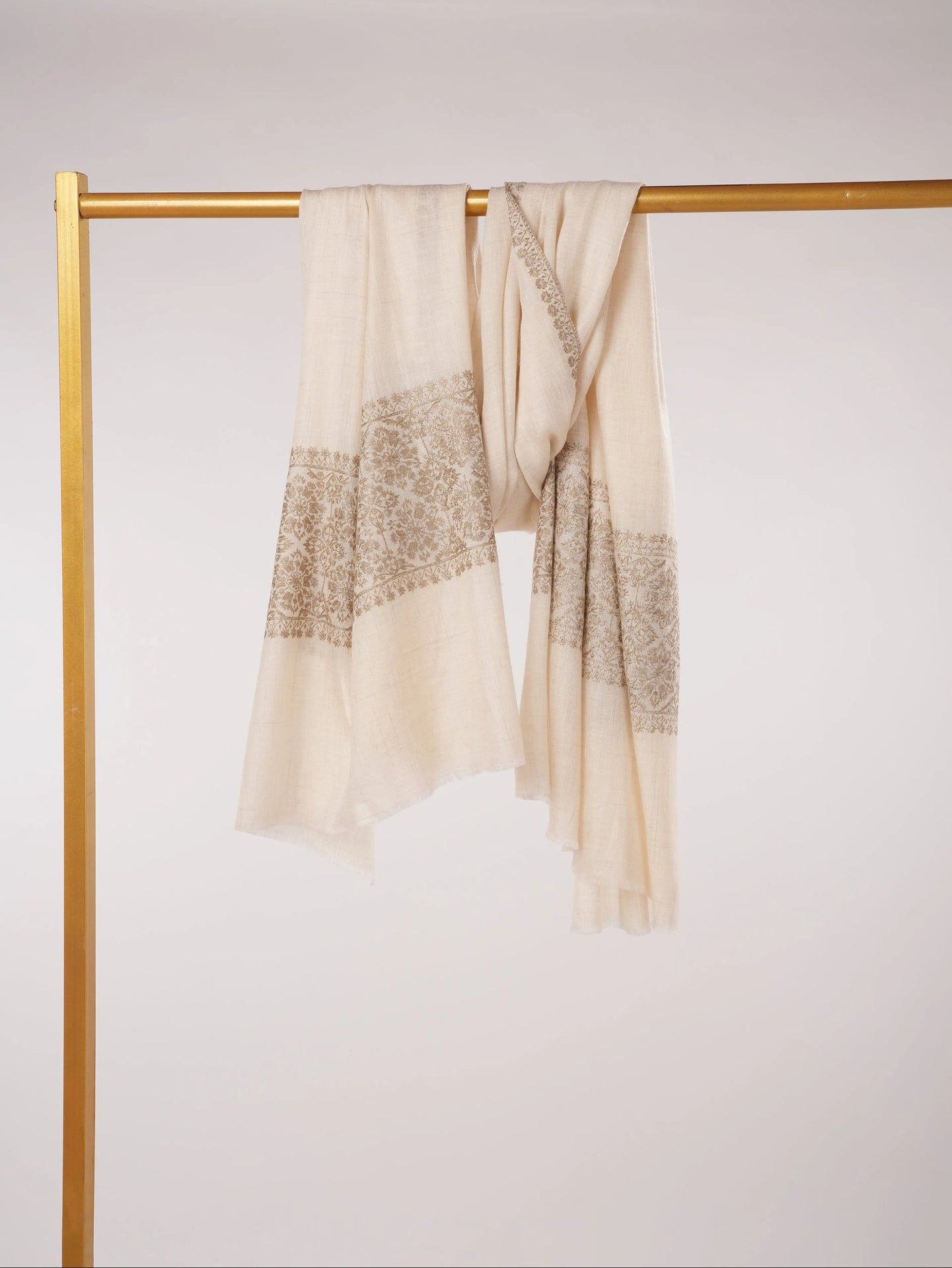 White Kashmiri Shawl with Handwoven Pashmina and Daurdar Sozni Embroidery Shahkaar.com