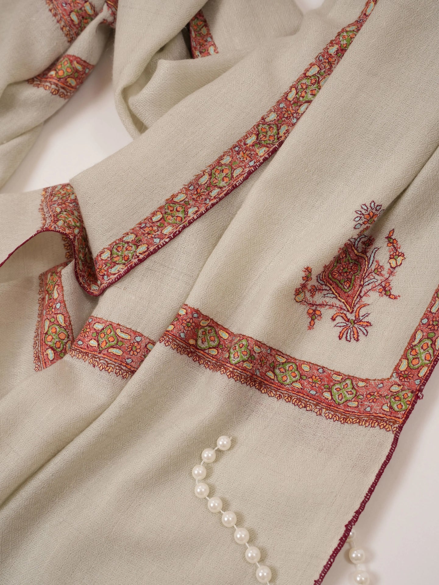 Hashia Kashmiri Handwoven White Pashmina Shawl with Sozni Work Embroidery Shahkaar.com