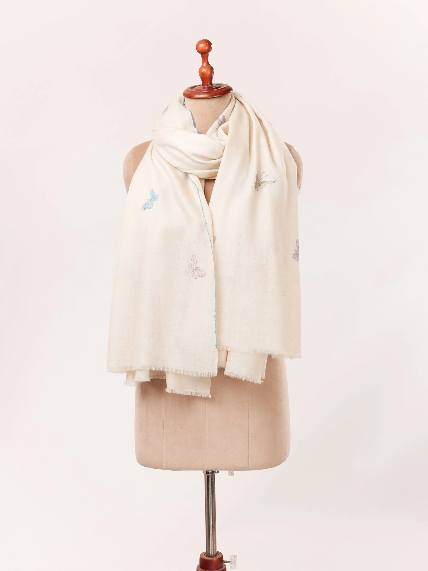 Handwoven White Kashmiri Pashmina Shawl with Hand Sozni Buteh Embroidery Shahkaar.com