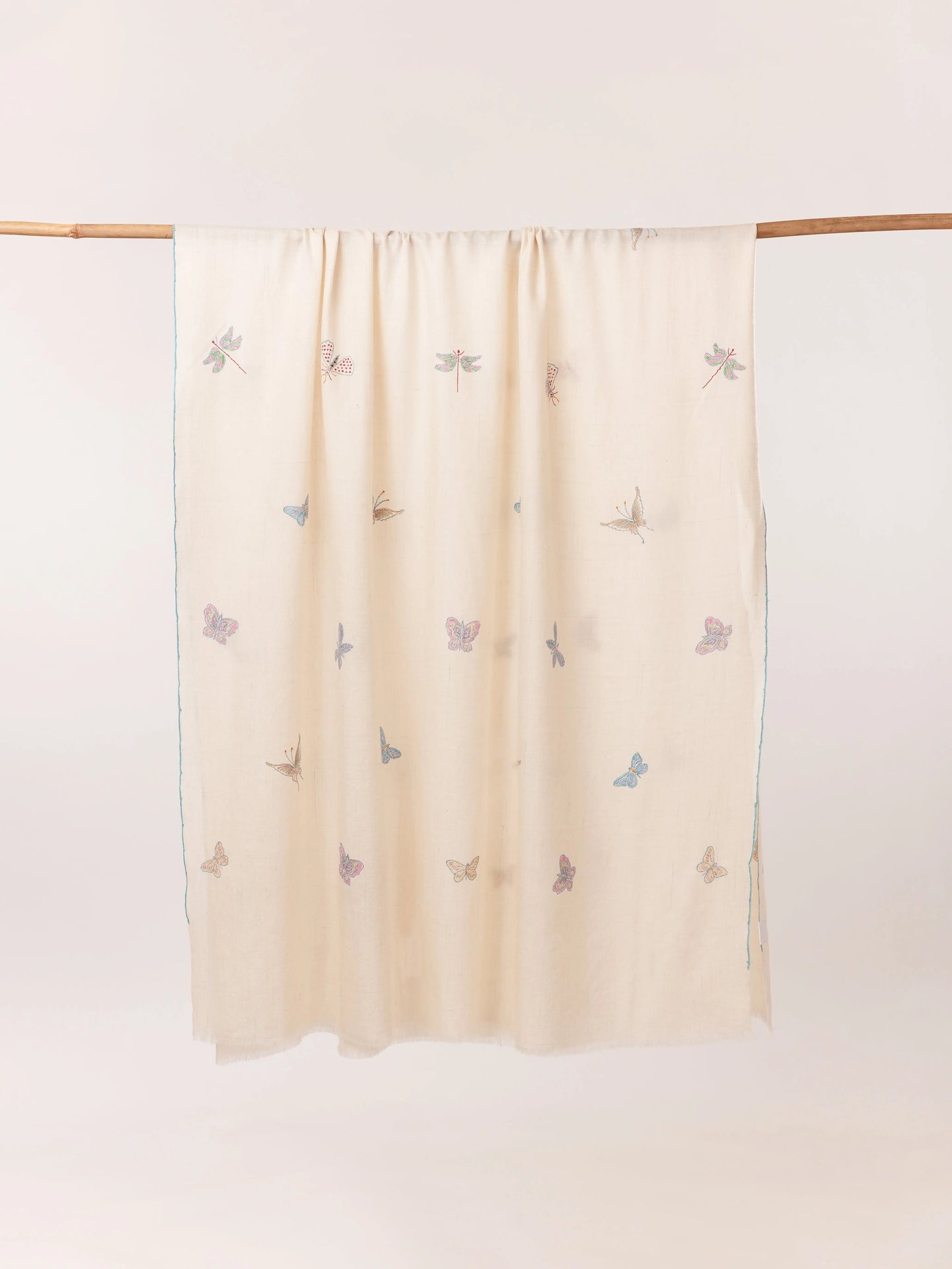 Handwoven White Kashmiri Pashmina Shawl with Hand Sozni Buteh Embroidery Shahkaar.com