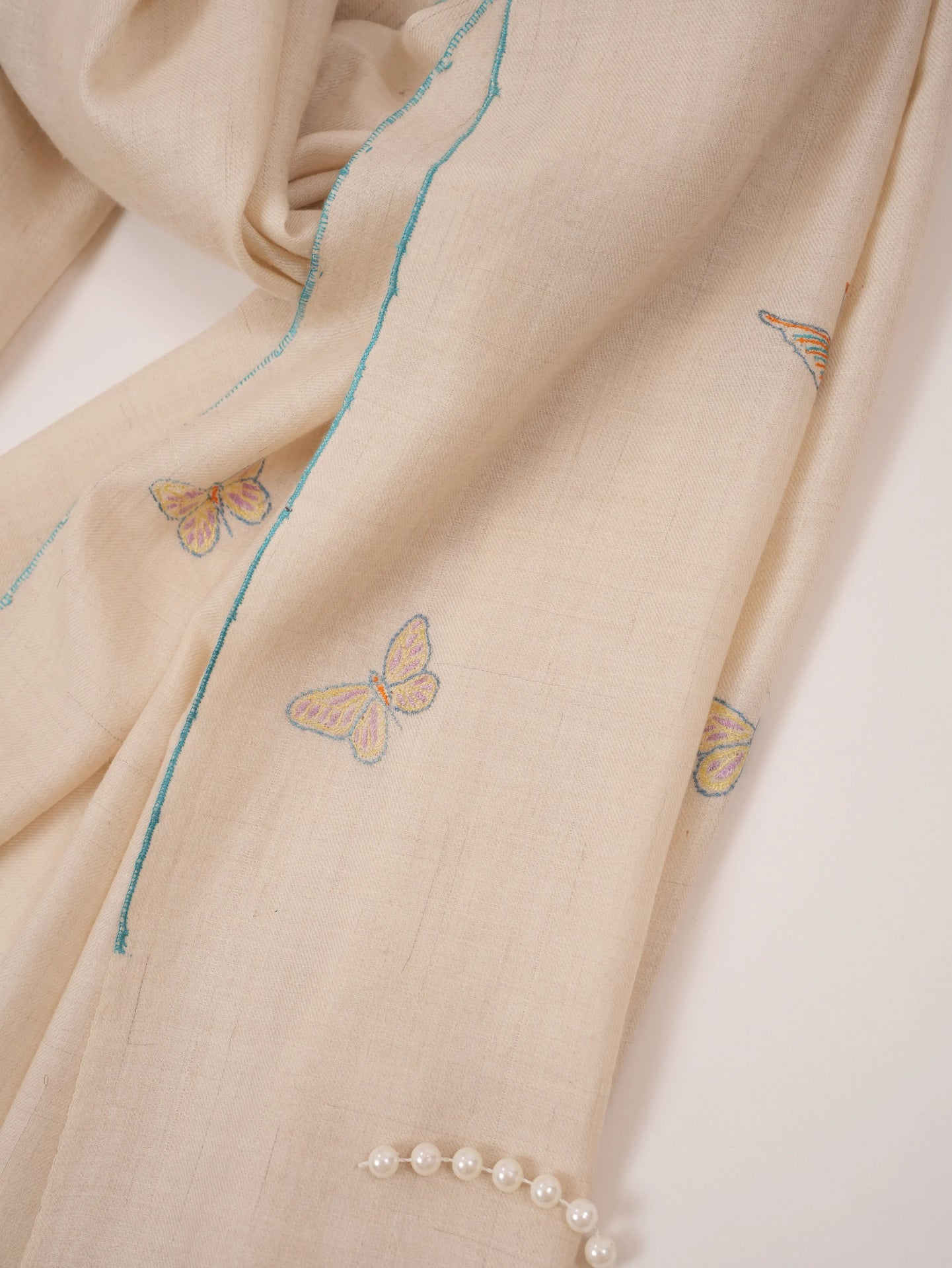 Handwoven White Kashmiri Pashmina Shawl with Hand Sozni Buteh Embroidery Shahkaar.com