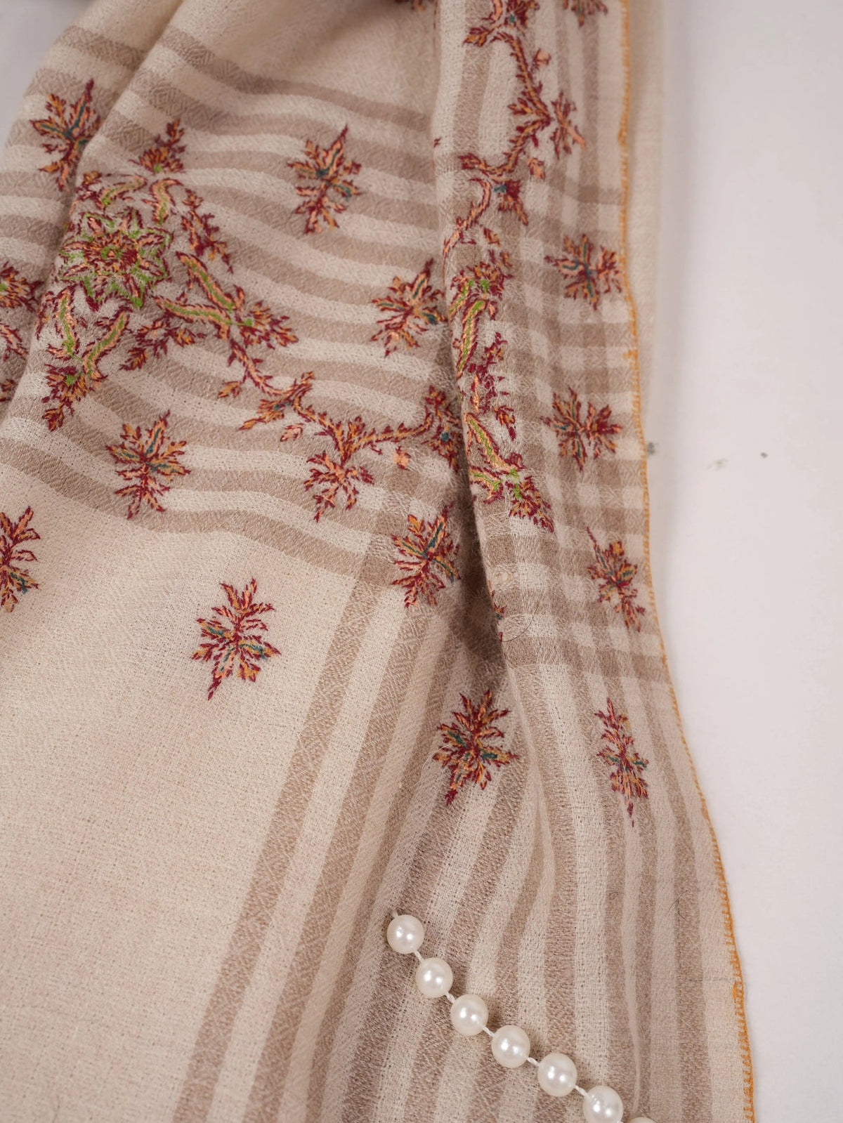 Daurdar Hand Sozni Embroidered White Authentic Pashmina Shawl