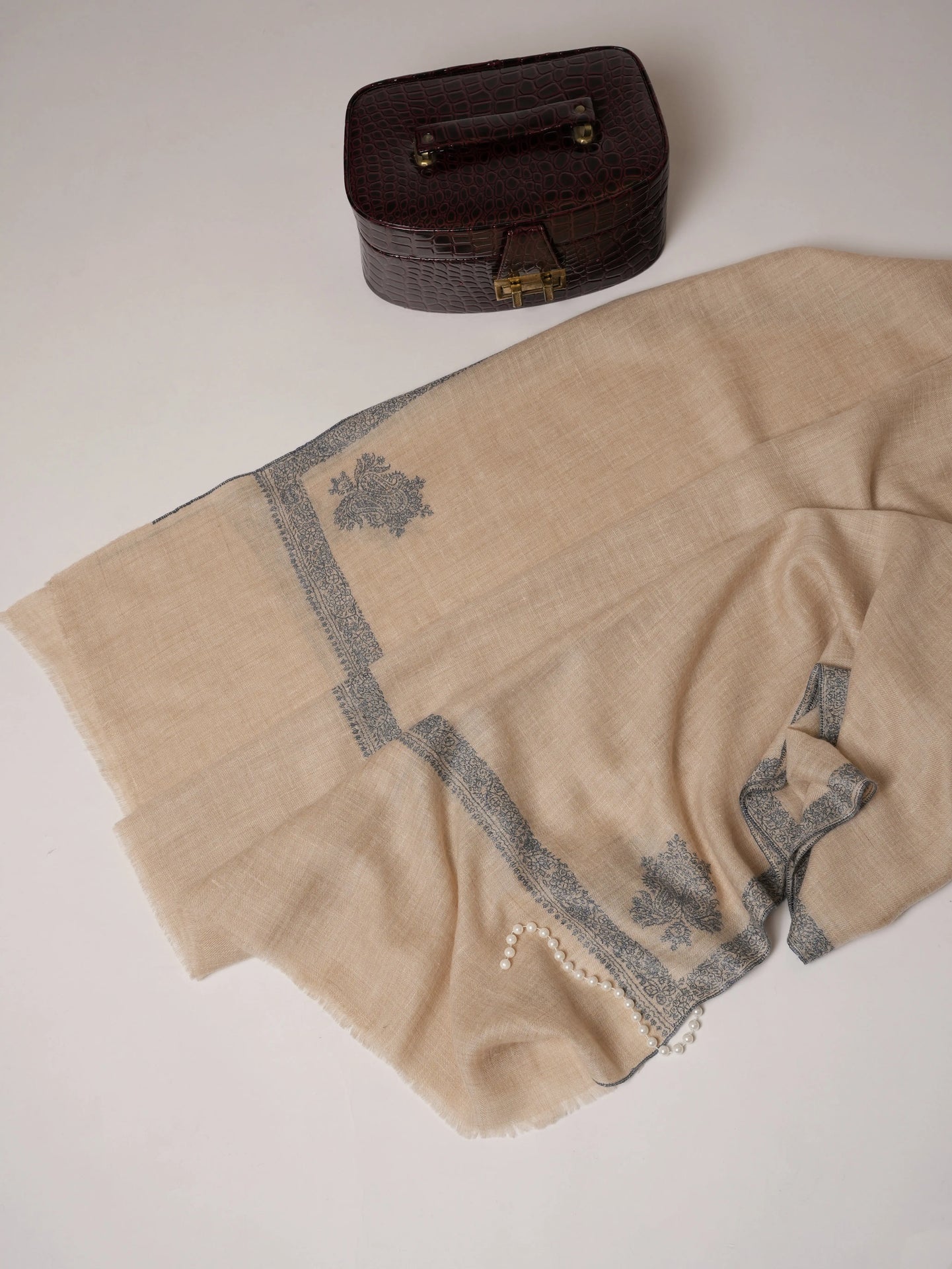 Off White Handwoven Pashmina Shawl with Border Hand Embroidery Shahkaar.com