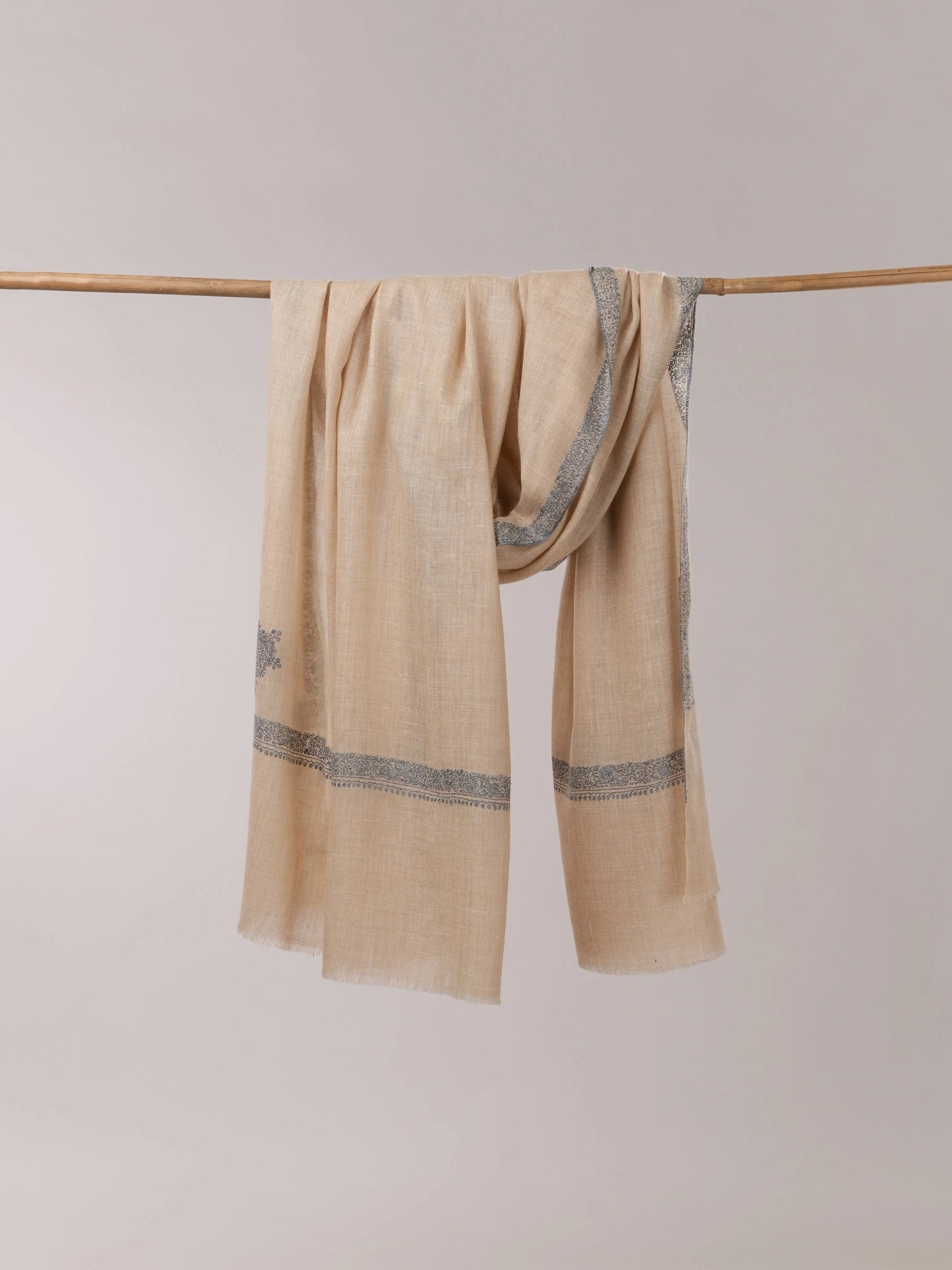 Off White Handwoven Pashmina Shawl with Border Hand Embroidery Shahkaar.com