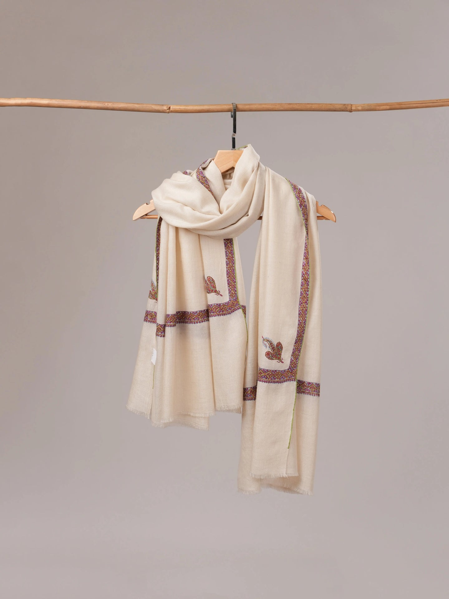 Natural White Pashmina Shawl with Classic Hashia Hand Embroidery Shahkaar.com