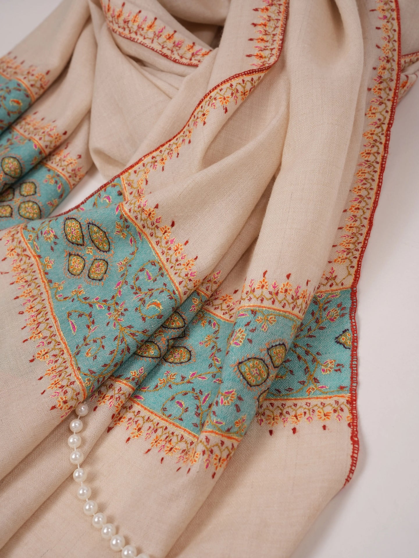 Natural White Handwoven Pashmina Shawl with Hand Palla Embroidery Shahkaar.com