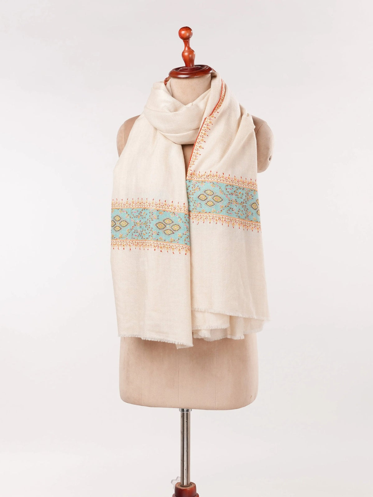Natural White Handwoven Pashmina Shawl with Hand Palla Embroidery Shahkaar.com