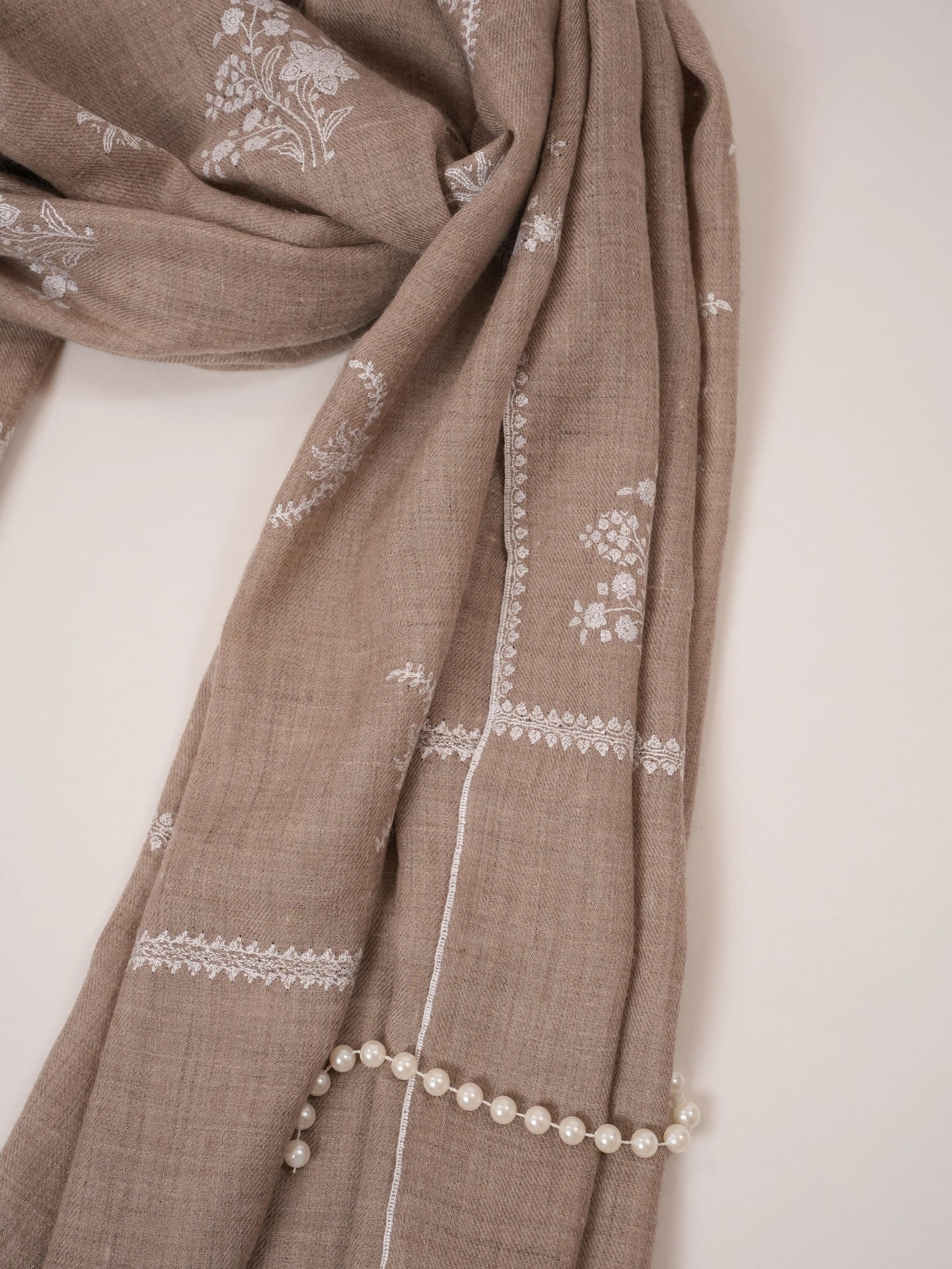 Baildar Kashmiri Handwoven Beige Pashmina Shawl with White Sozni Buteh Embroidery Shahkaar.com