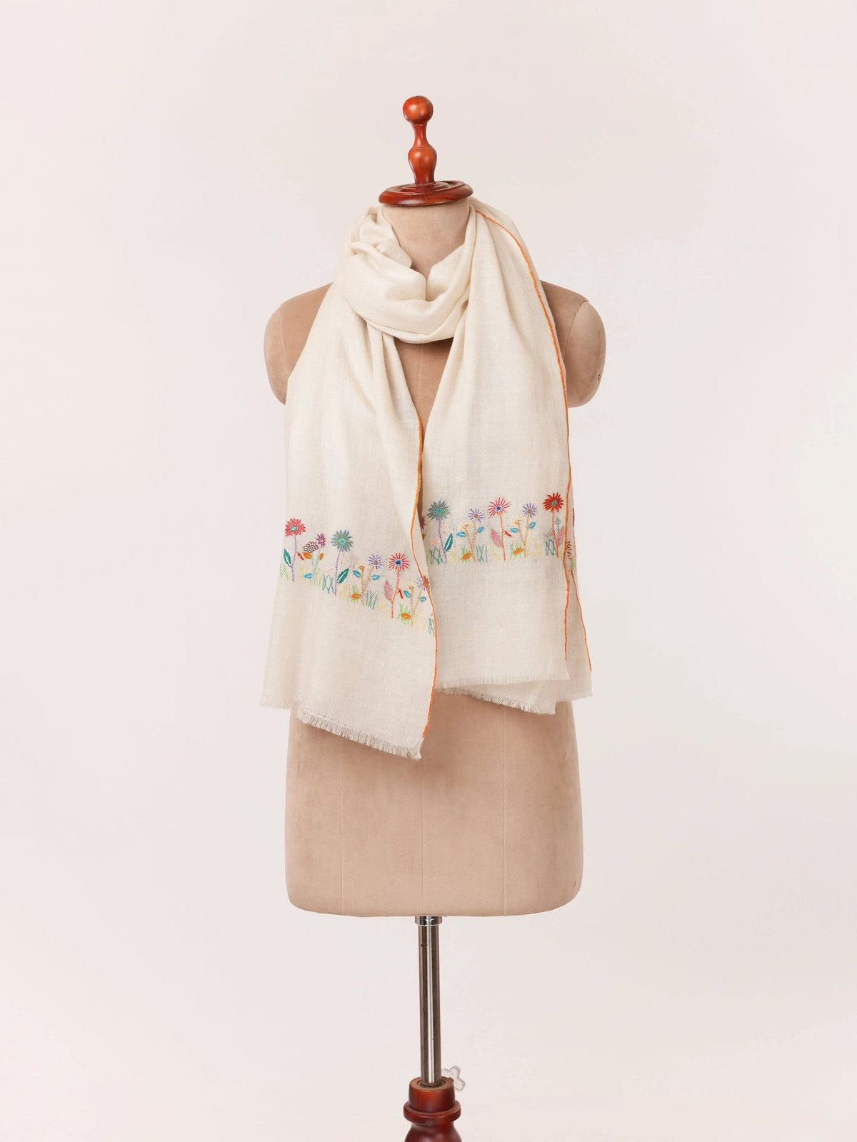 Hand Sozni Daisey Palldar Embroidery White Kashmiri Cashmere Scarf Shahkaar.com