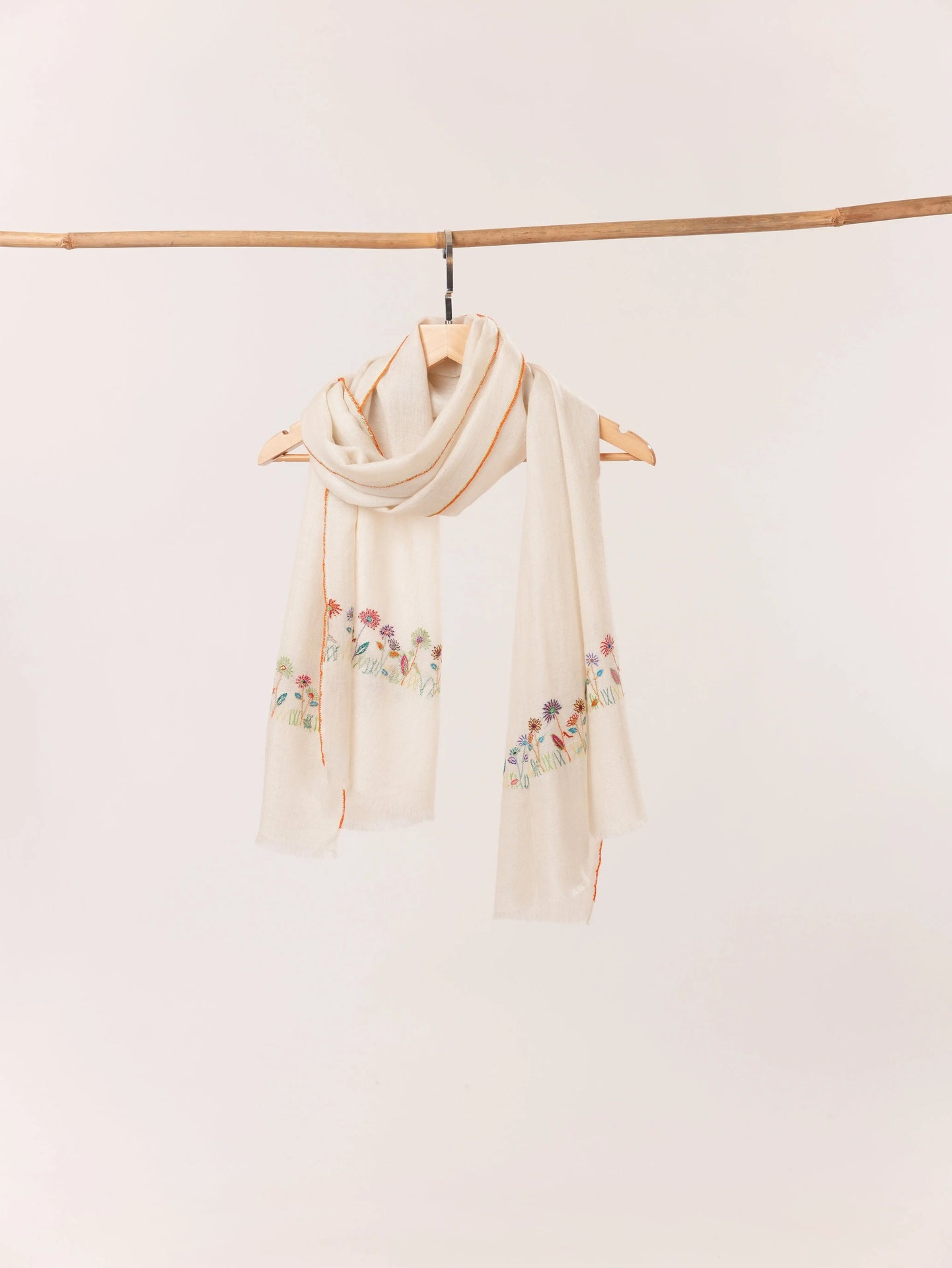 Hand Sozni Daisey Palldar Embroidery White Kashmiri Cashmere Scarf Shahkaar.com