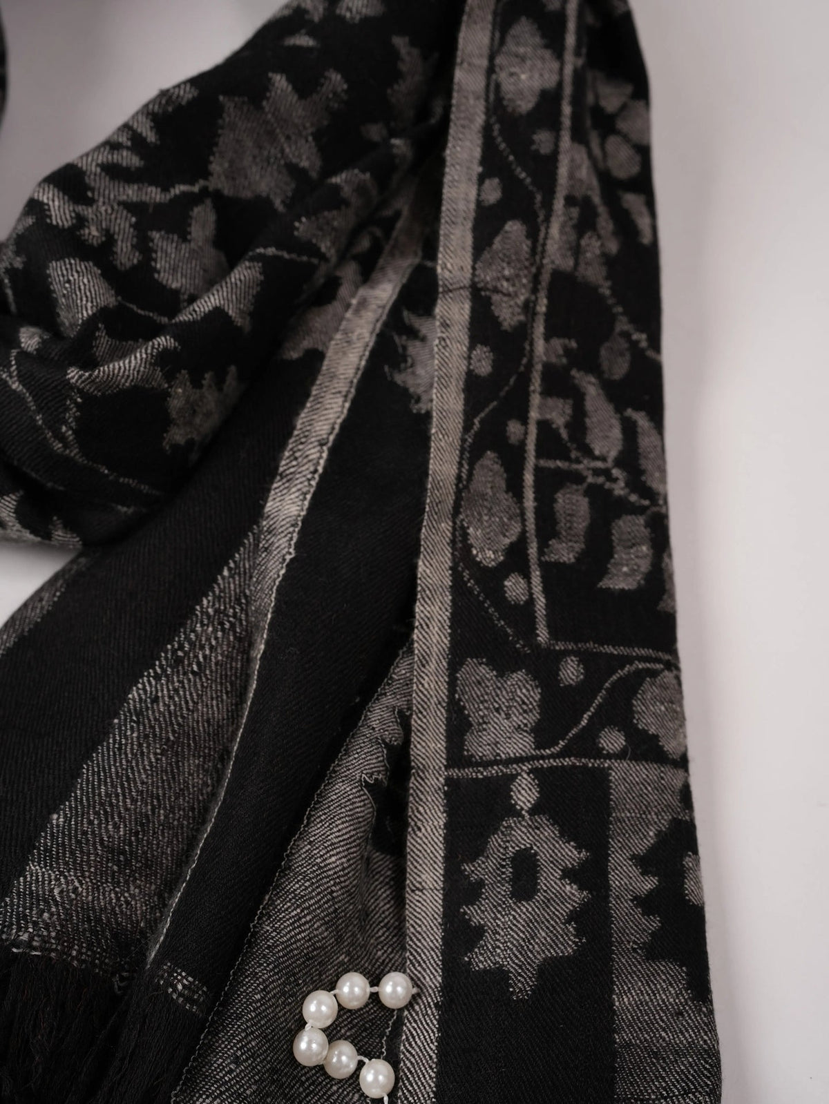Women's Soft Black Handwoven Kani Pashmina Shawl Shahkaar.com
