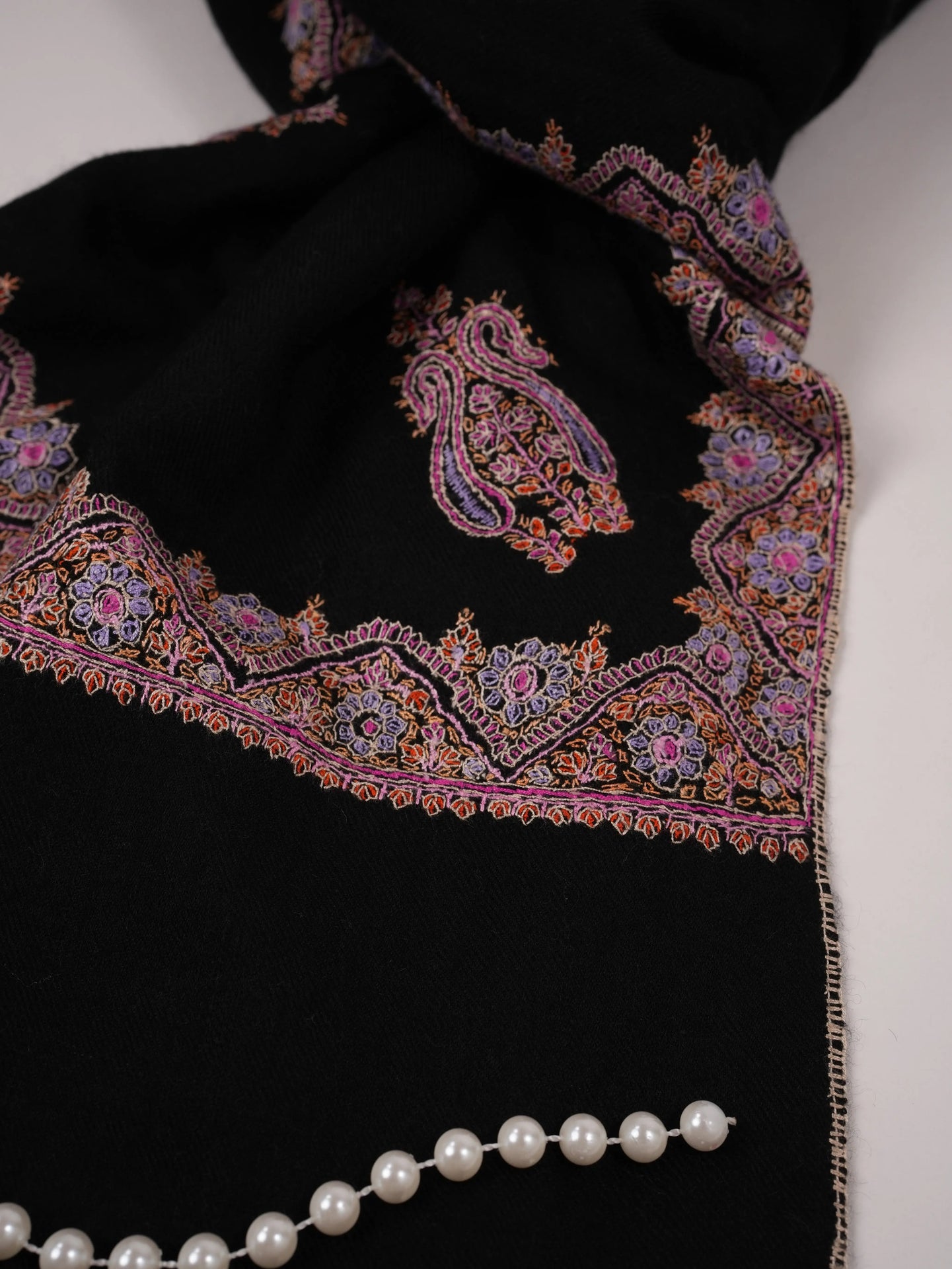 Kashmiri Handwoven Natural White Pashmina Shawl with Hashidar Sozni Embroidery Shahkaar.com
