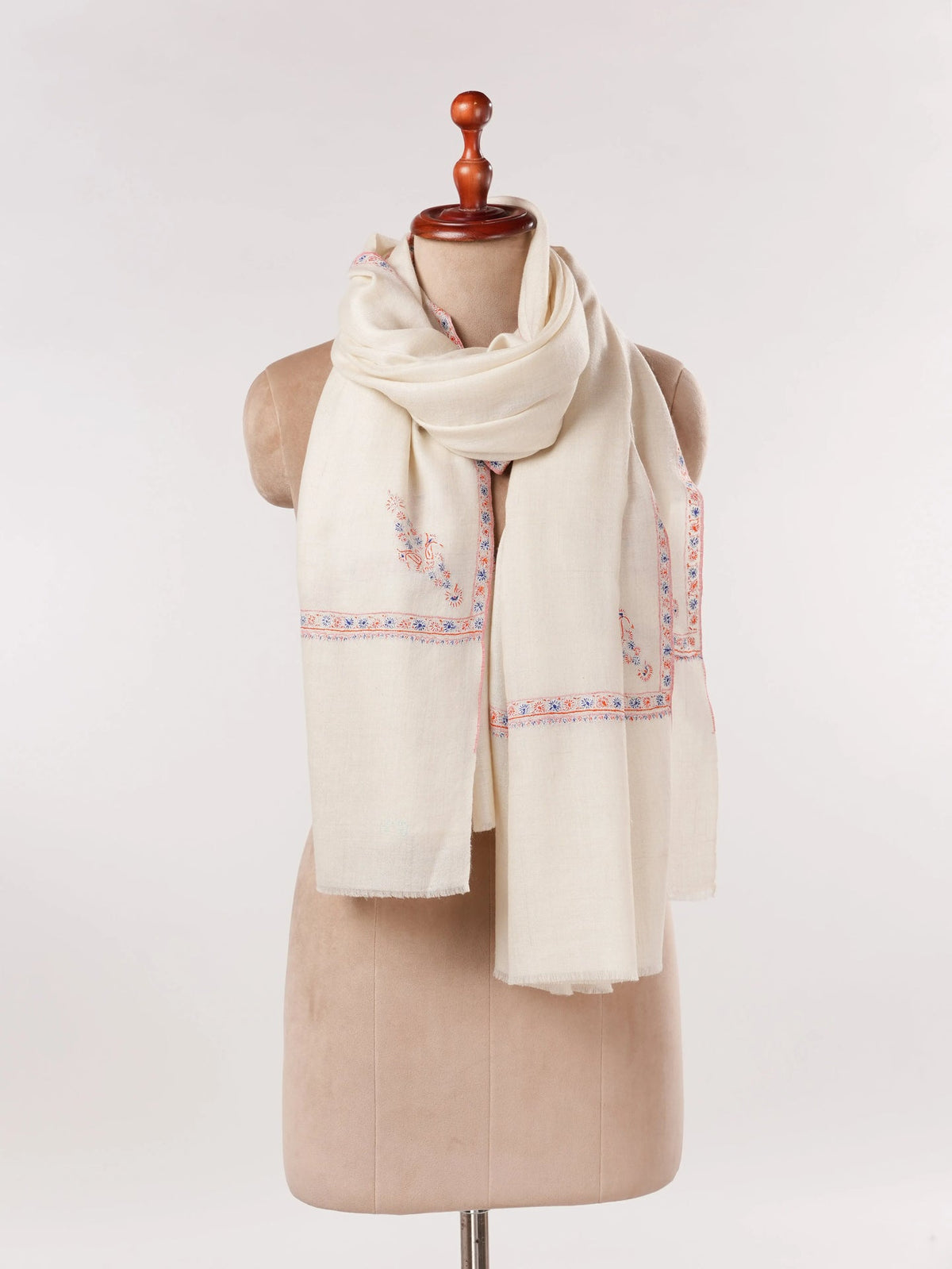 Natural White Handwoven Baildar Sozni Embroidered Pashmina Shawl