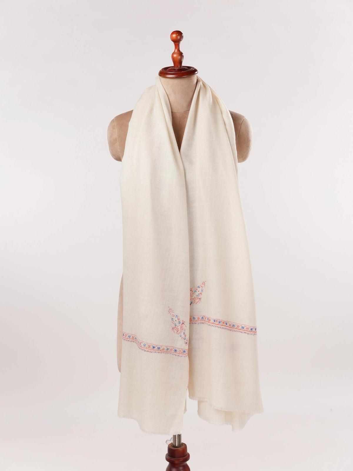 Natural White Handwoven Baildar Sozni Embroidered Pashmina Shawl