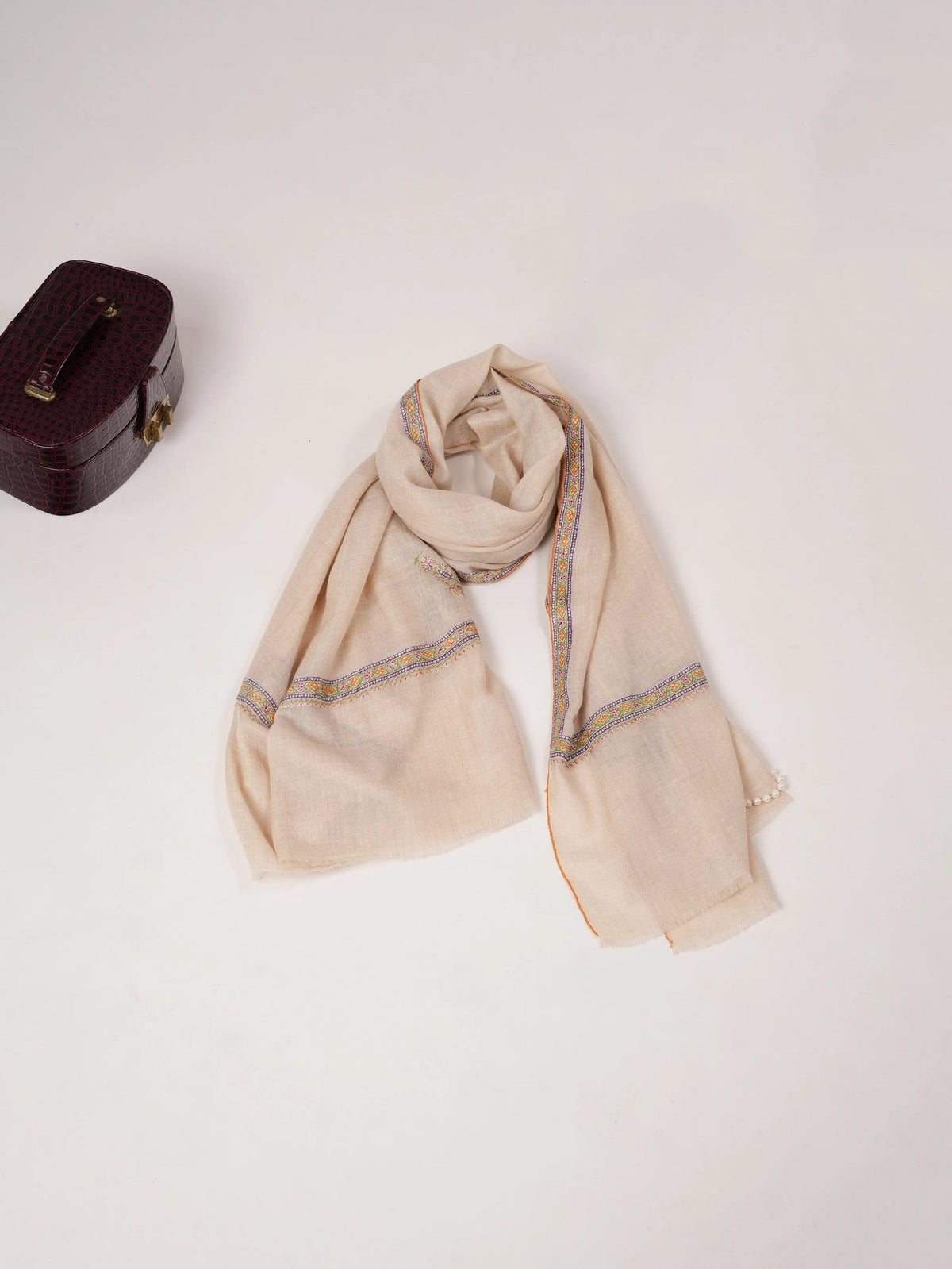 Natural White Handwoven Hashidar Sozni Embroidered Pashmina Shawl