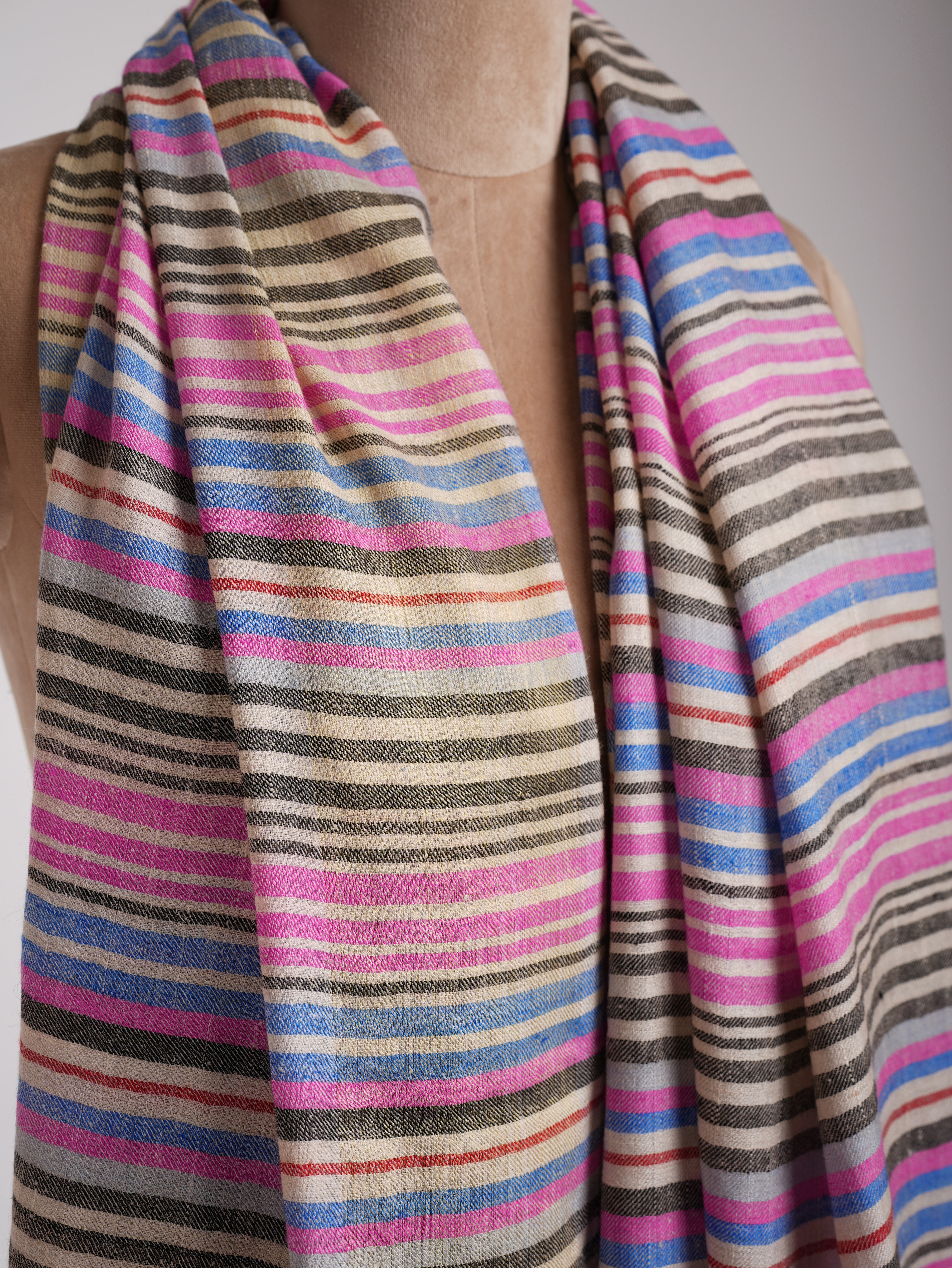 Châle Pashmina contemporain à rayures multicolores