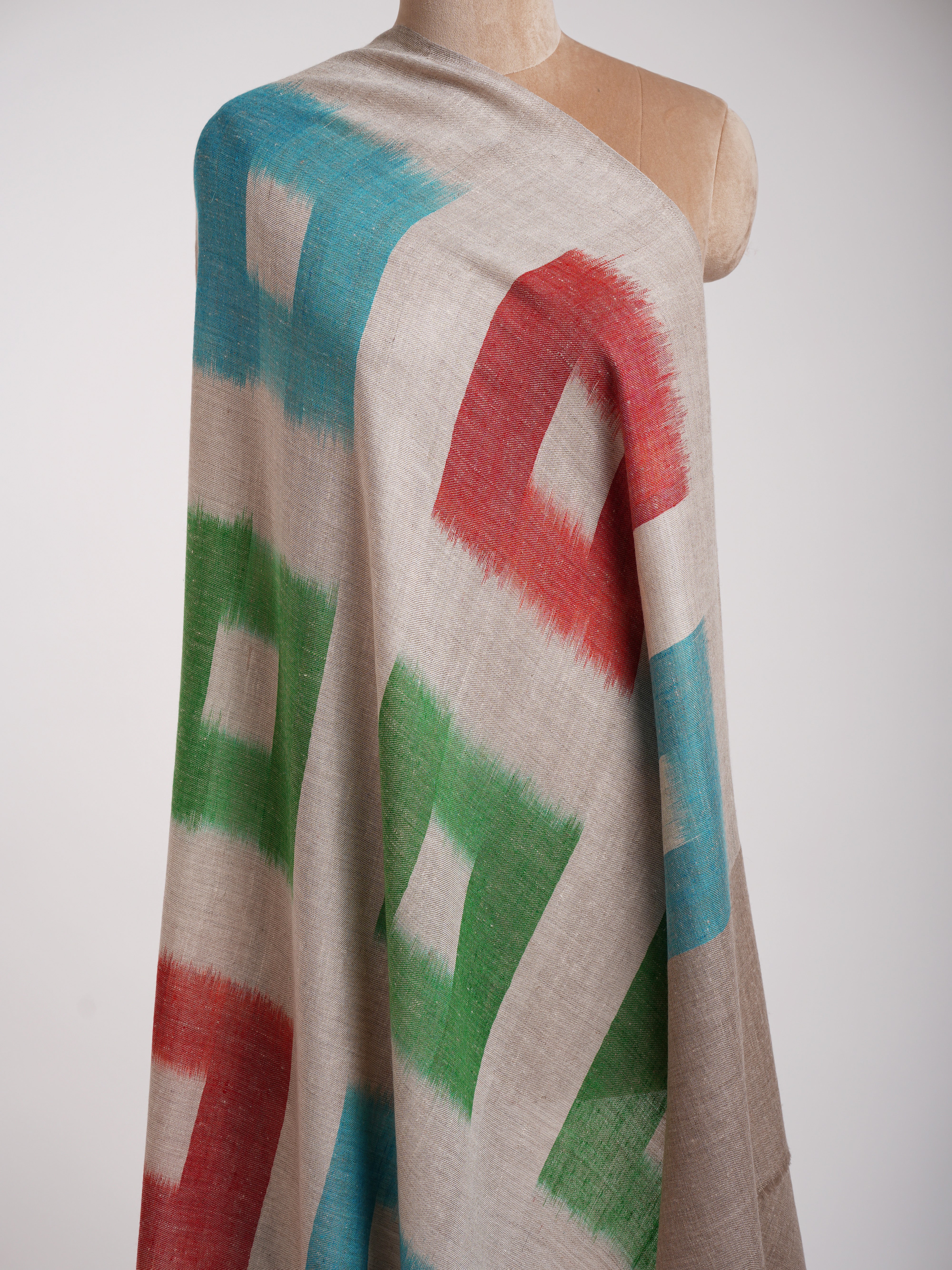 Handgewebter Ikat-Pashmina-Wickel in Grau