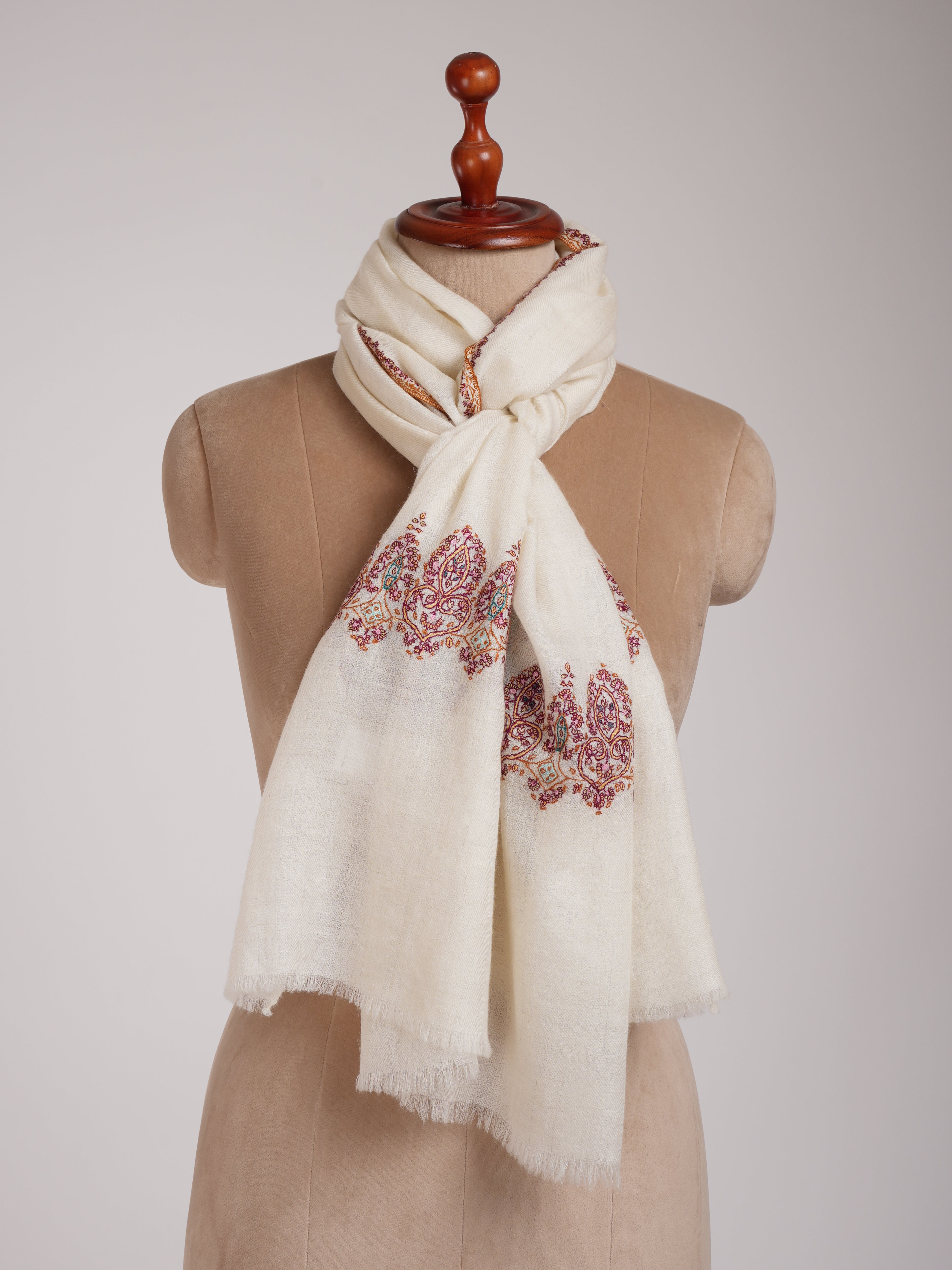 Ivory Palla Sozni Embroidered Soft Cashmere Stole