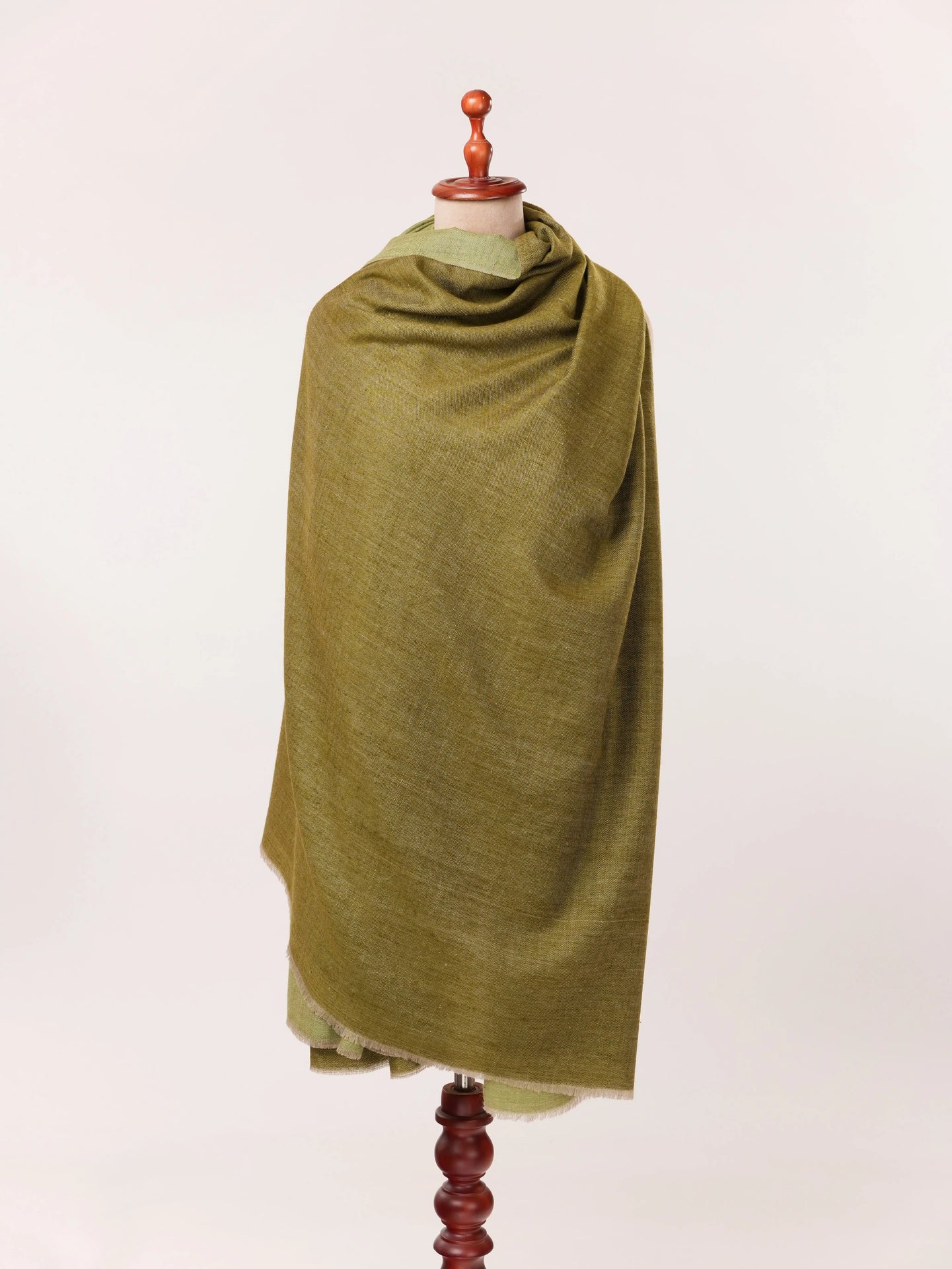 Handspun Green Oversized Pashmina Shawl Handwoven with Dual Shade Shahkaar.com