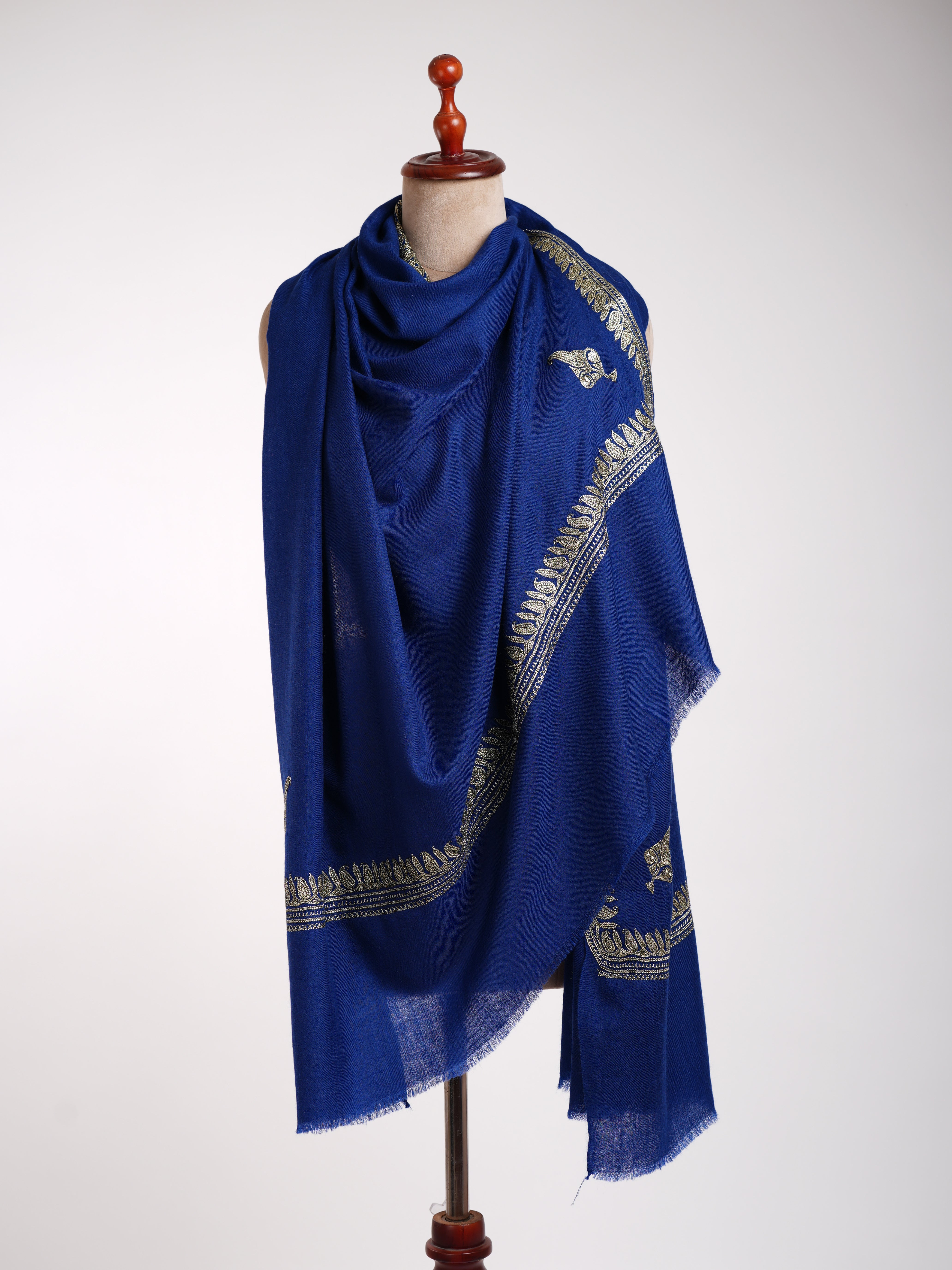 Scialle Pashmina Kashmir blu scuro con ricamo Tilla in oro acqua