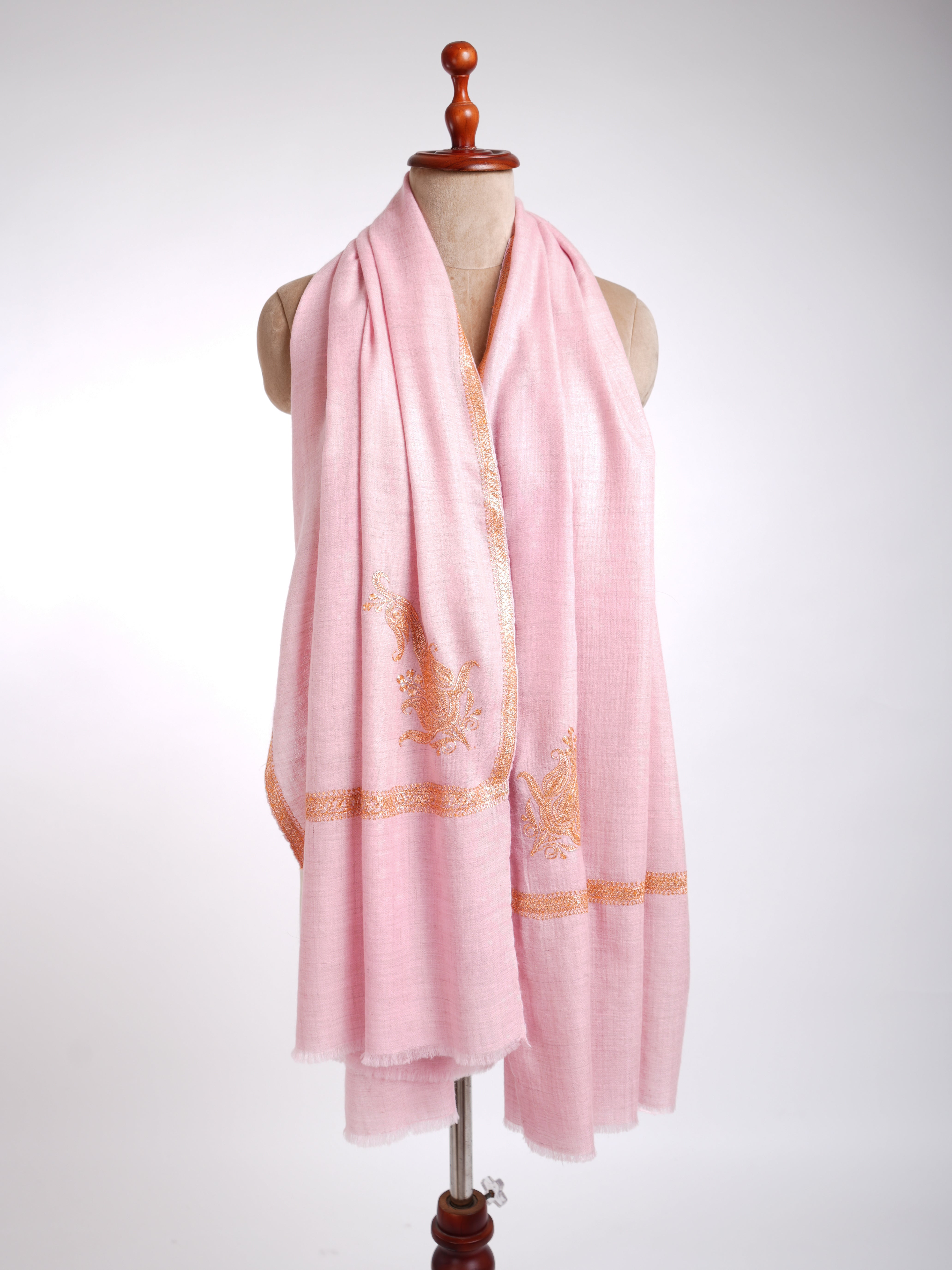 Scialle di Pashmina rosa con ricamo dorato Tilla Work