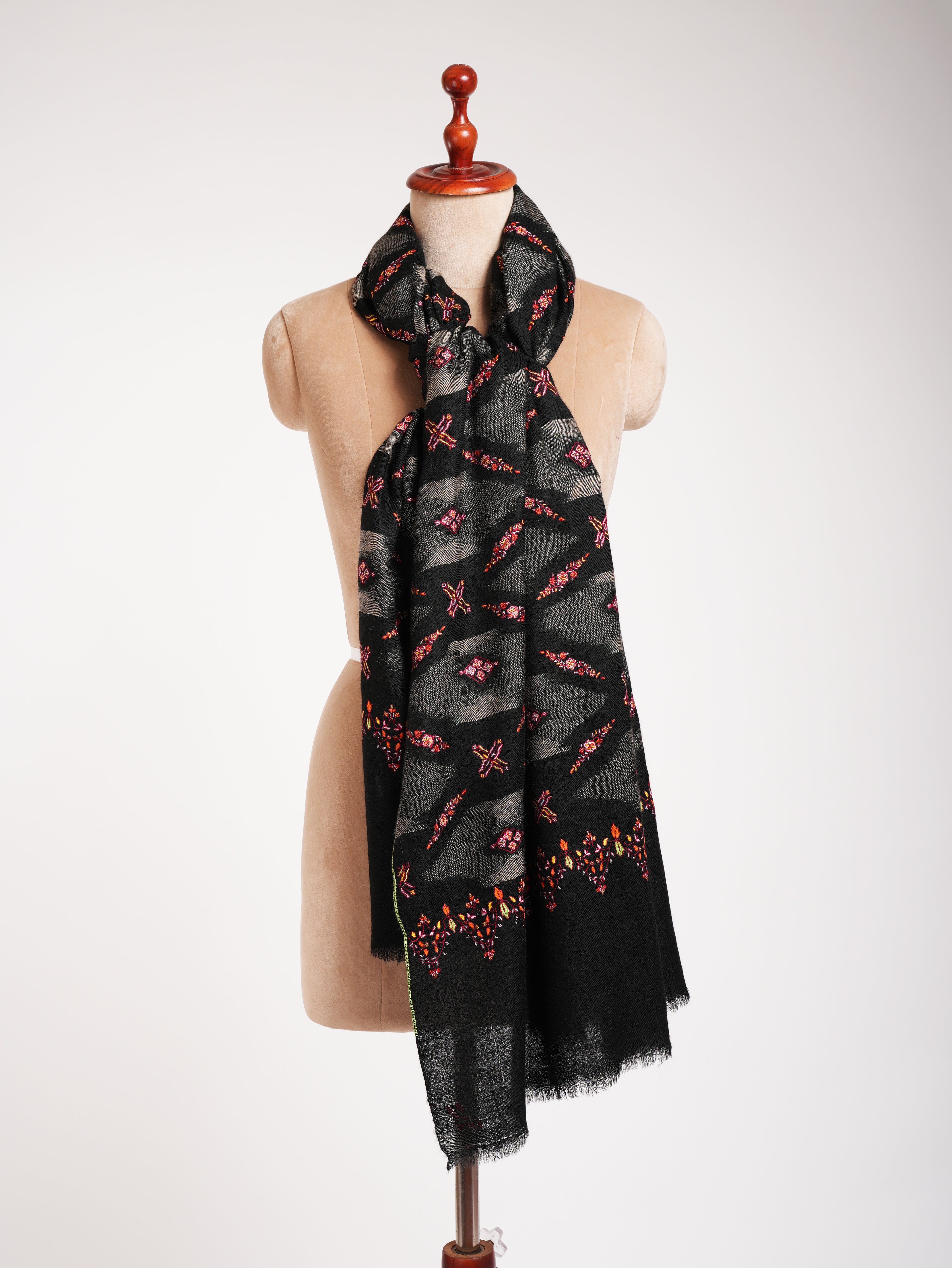 Châle Pashmina Cachemire Brodé Sozni Noir