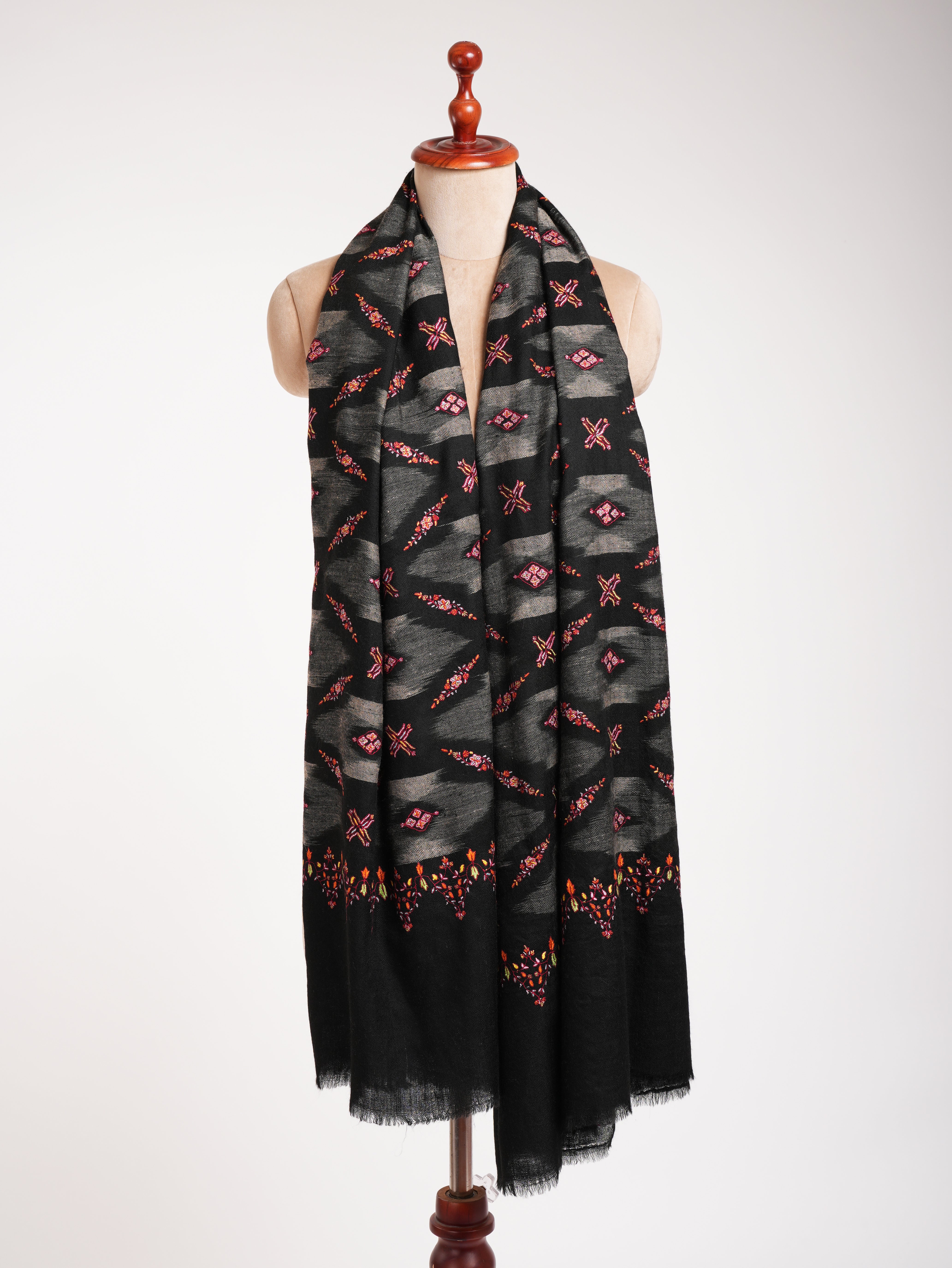 Black Sozni Embroidered Kashmiri Pashmina Shawl