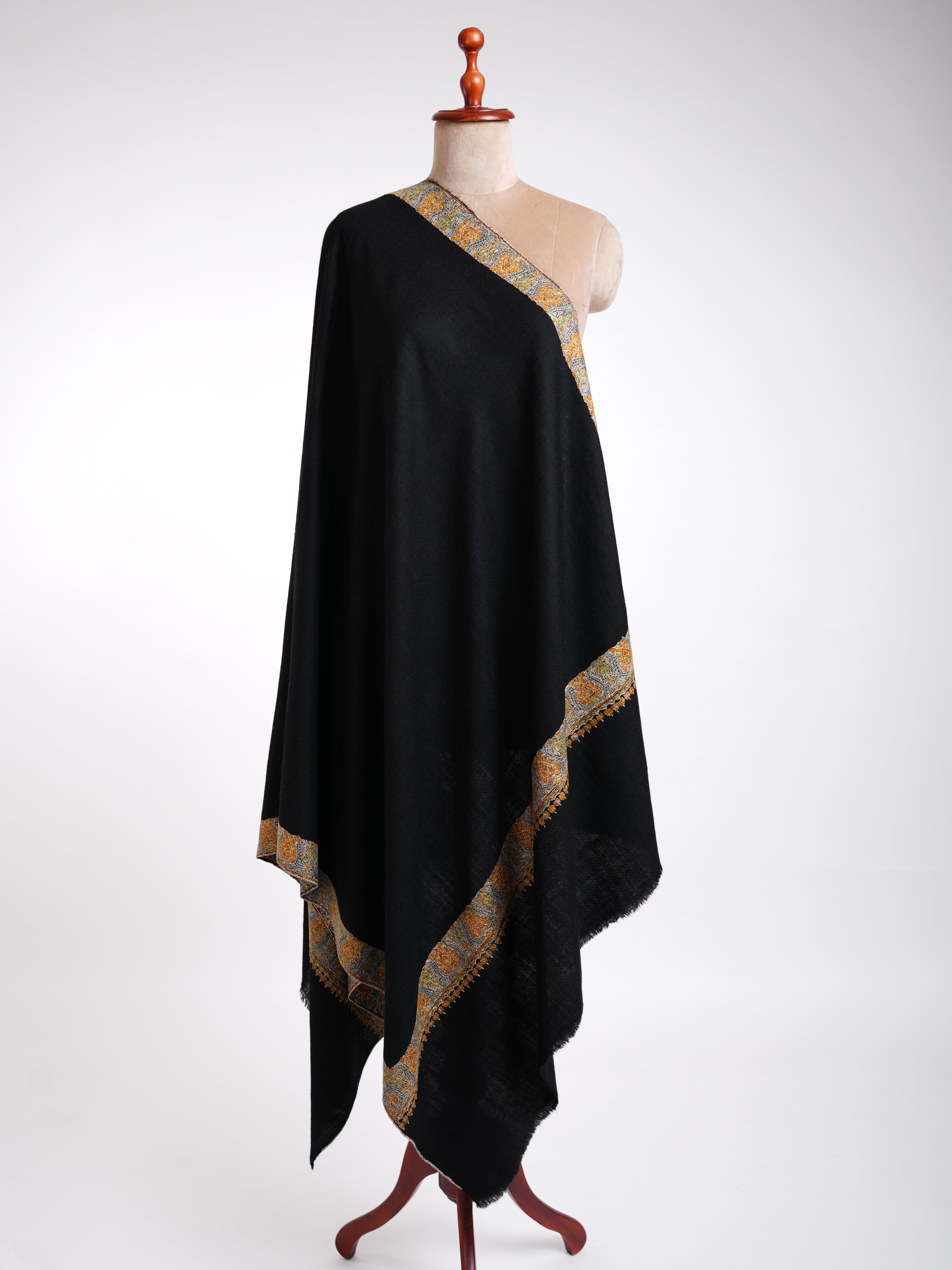 Châle Pashmina noir brodé à la main Sozni