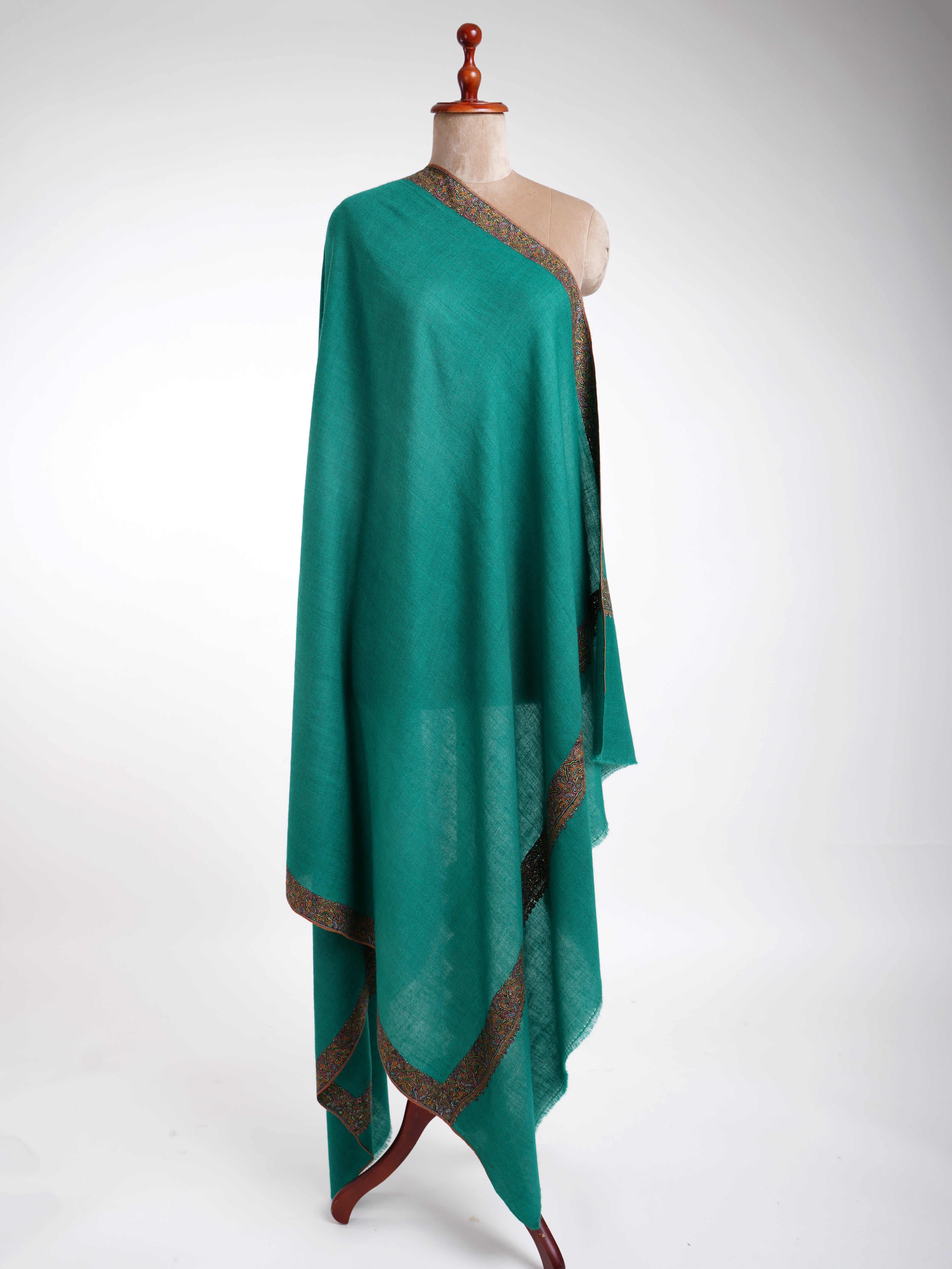 Pashmina verde scuro ricamata Sozni