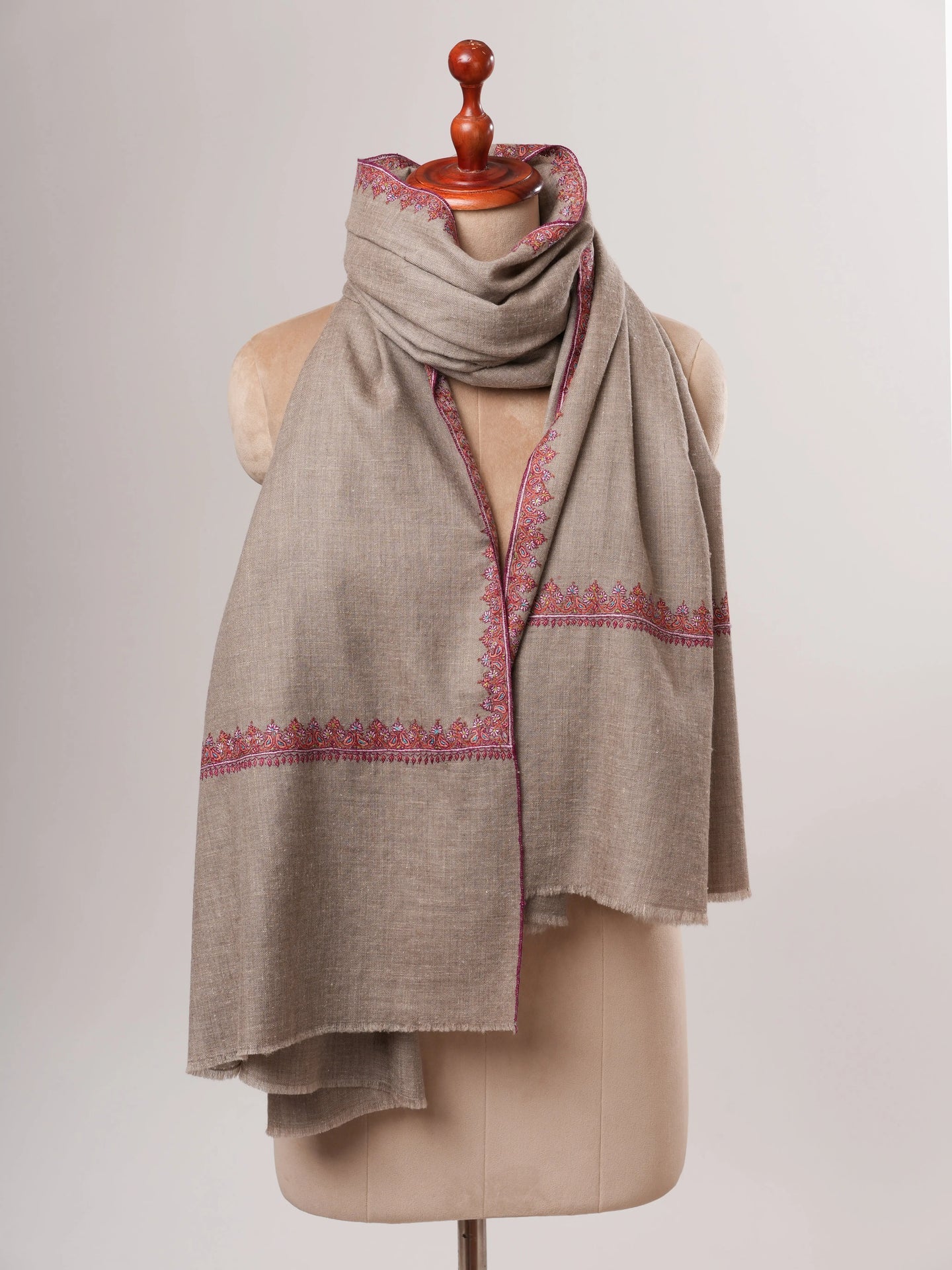 Natural Grey Hashia Embroidered Kashmiri Pashmina Shawl – Timeless Handwoven Luxury Shahkaar