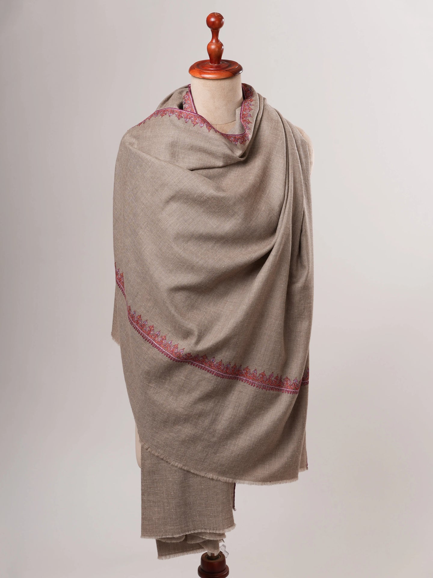 Natural Grey Hashia Embroidered Kashmiri Pashmina Shawl – Timeless Handwoven Luxury Shahkaar