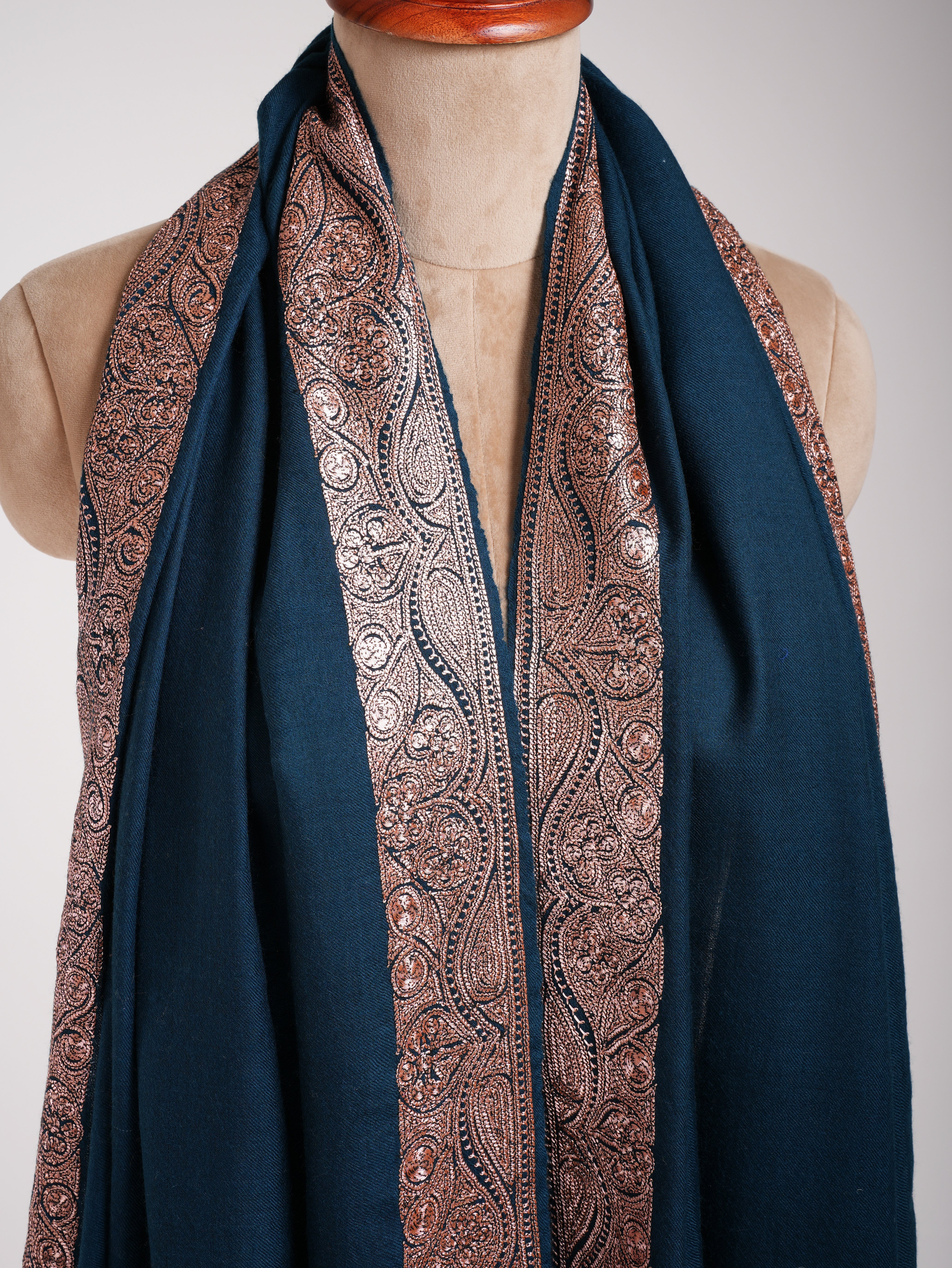 Blauer Daurdar Tilla bestickter Kaschmir-Pashmina-Schal