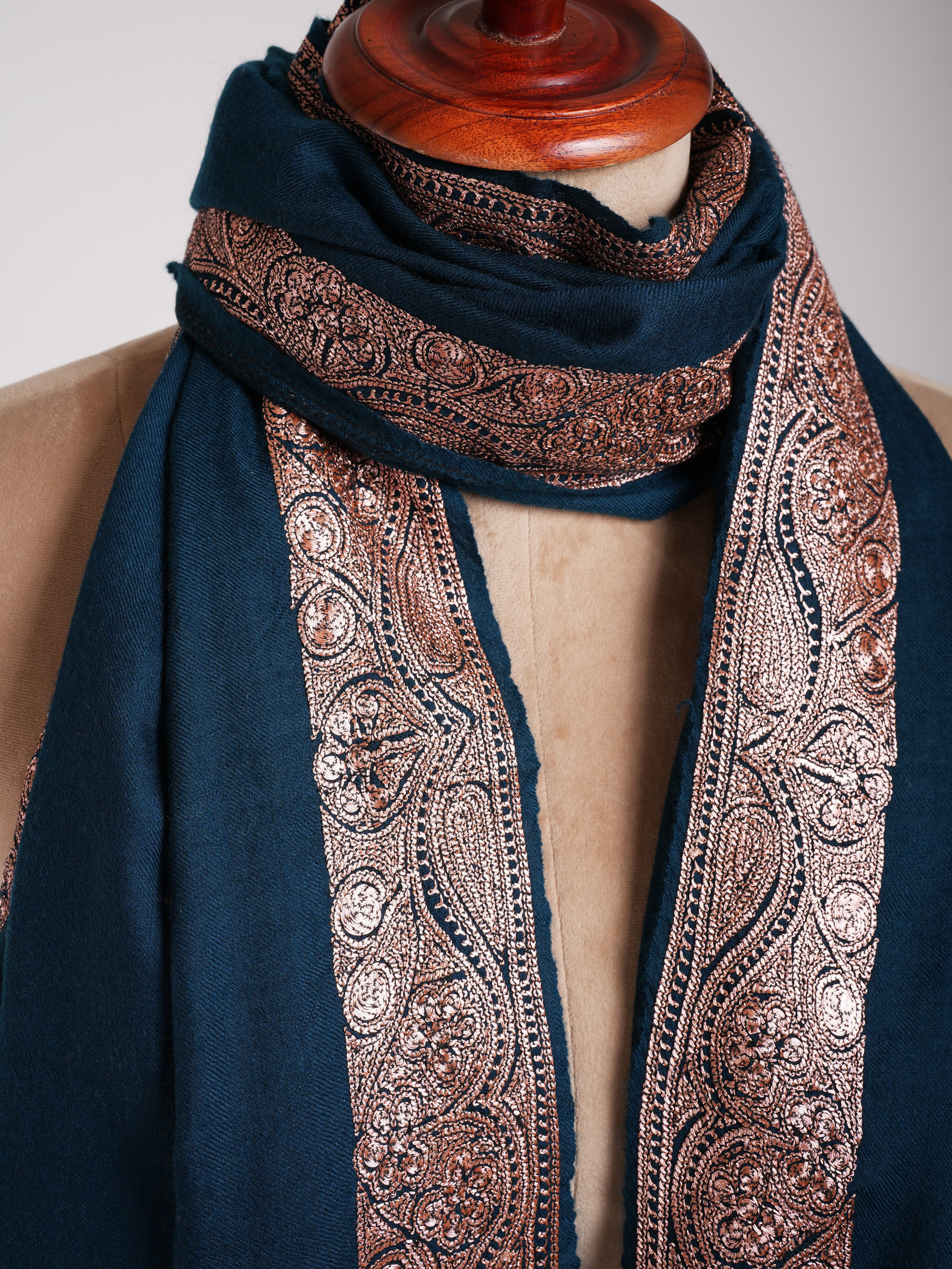 Blauer Daurdar Tilla bestickter Kaschmir-Pashmina-Schal