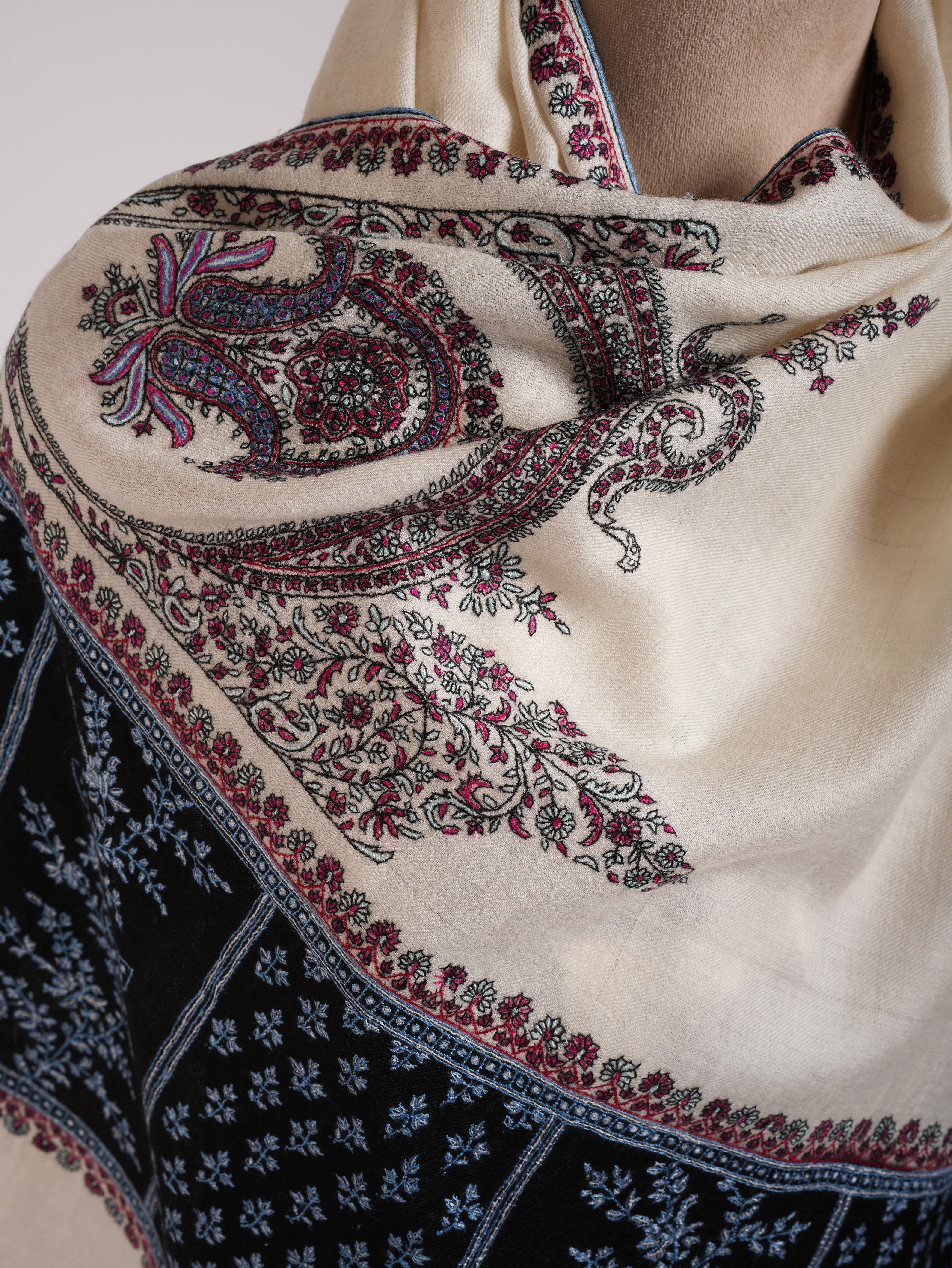 Ivory Palla Embroidered Original Kashmiri Pashmina Shawl