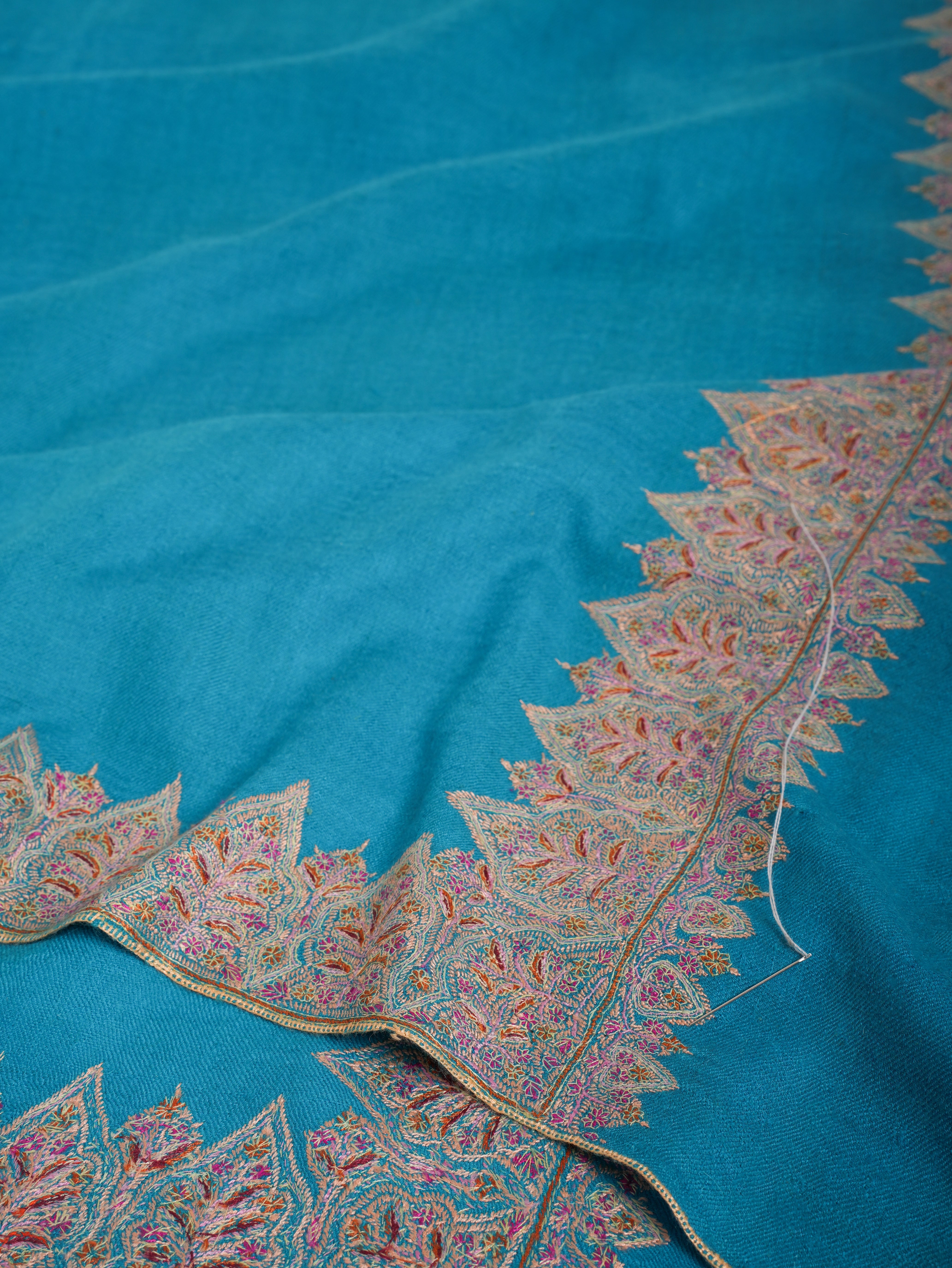 Capri Neemdaur Handstitched Kashmiri Pashmina Shawl