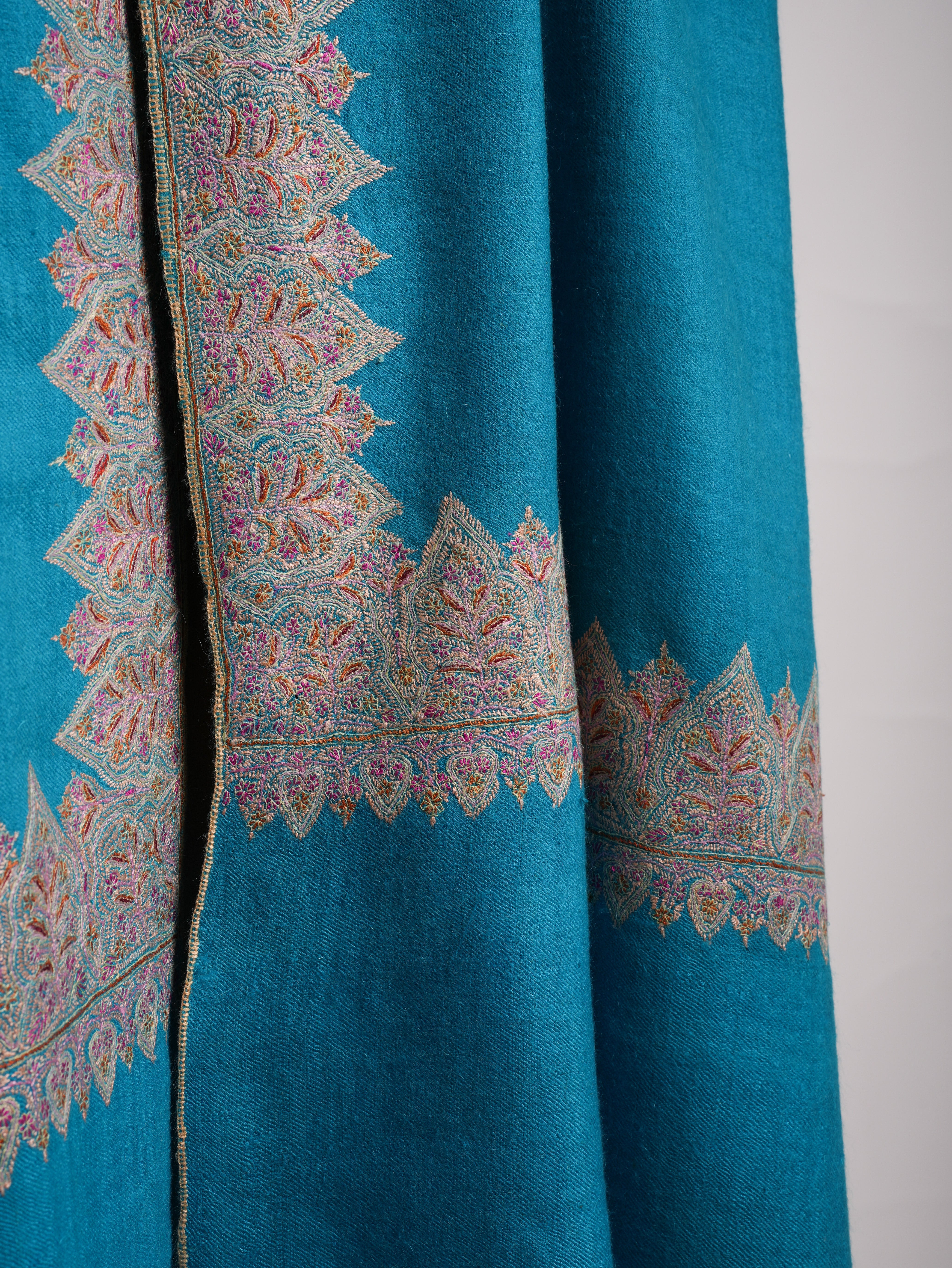 Capri Neemdaur Handstitched Kashmiri Pashmina Shawl