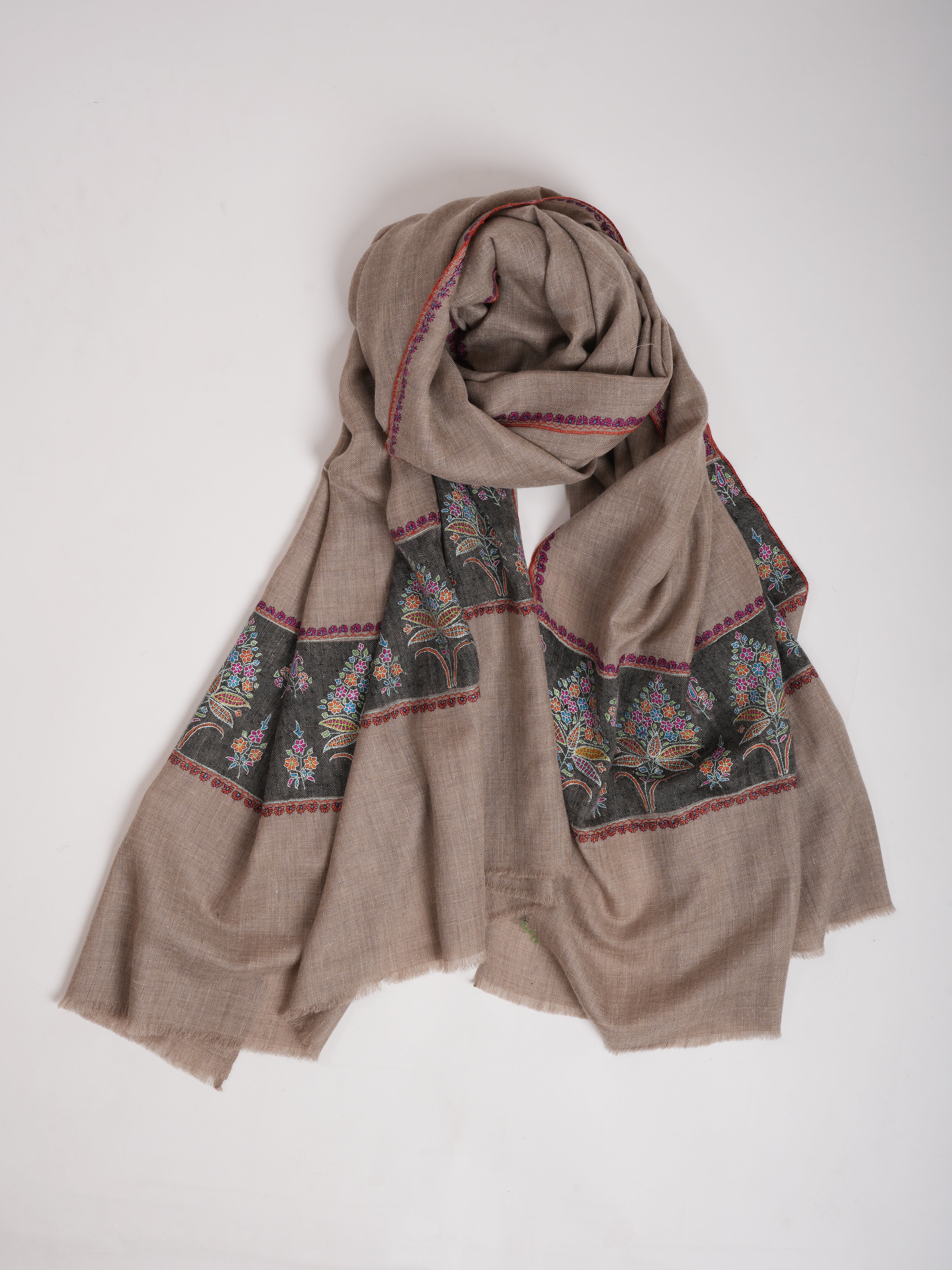 Natural Pashmina Shawl with Contrast Carbon Black Palla