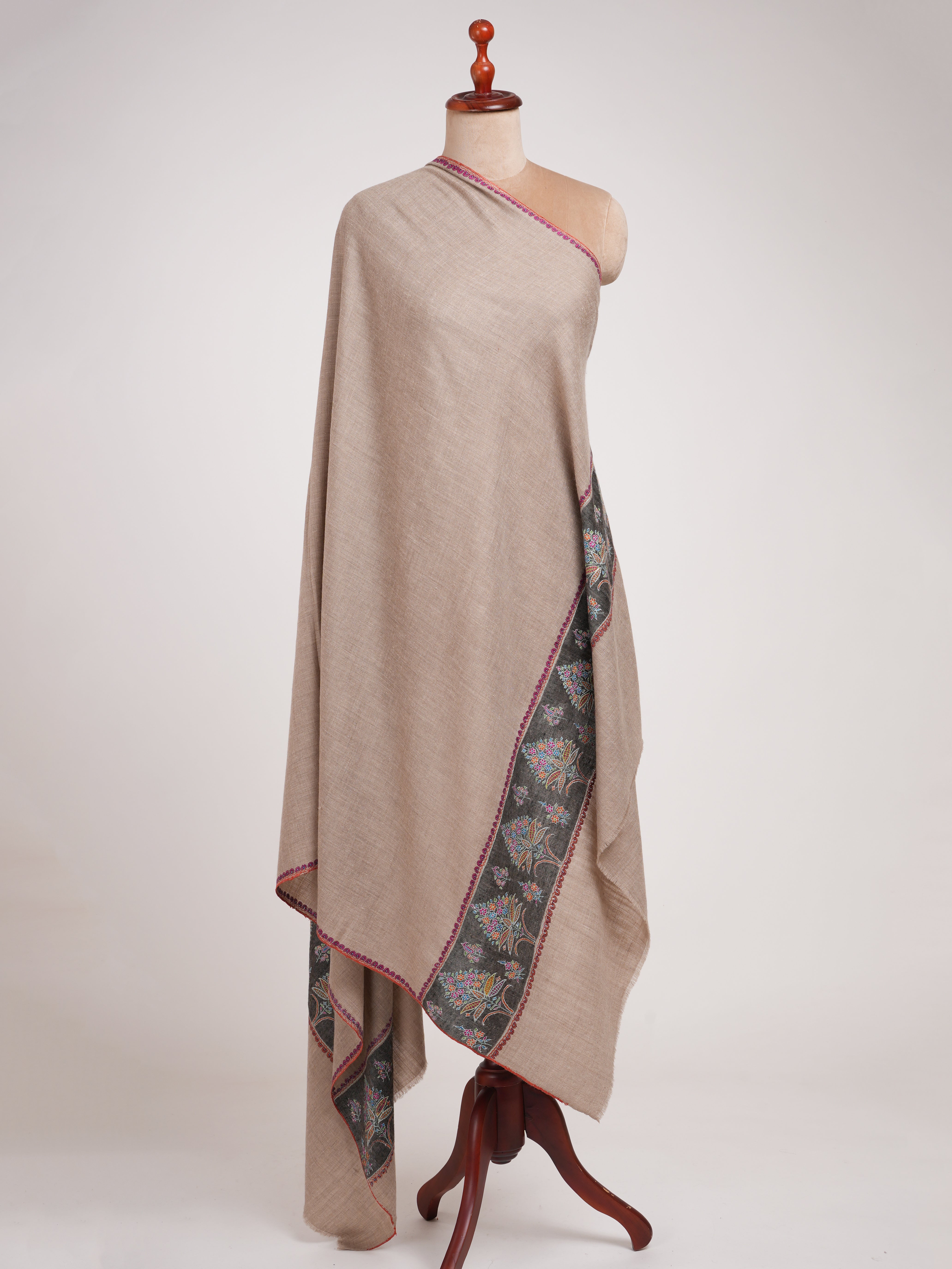 Natural Pashmina Shawl with Contrast Carbon Black Palla