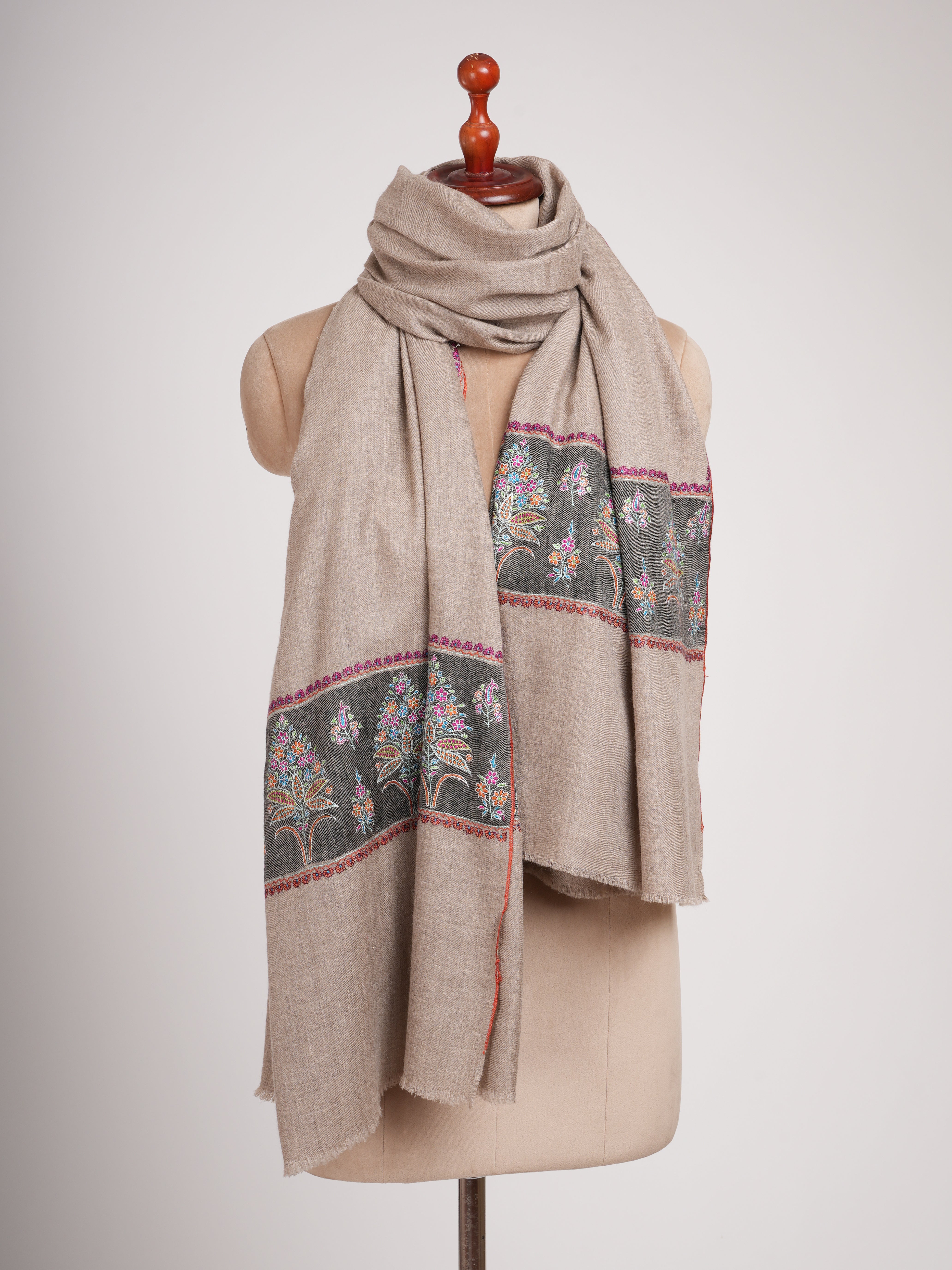 Natural Pashmina Shawl with Contrast Carbon Black Palla