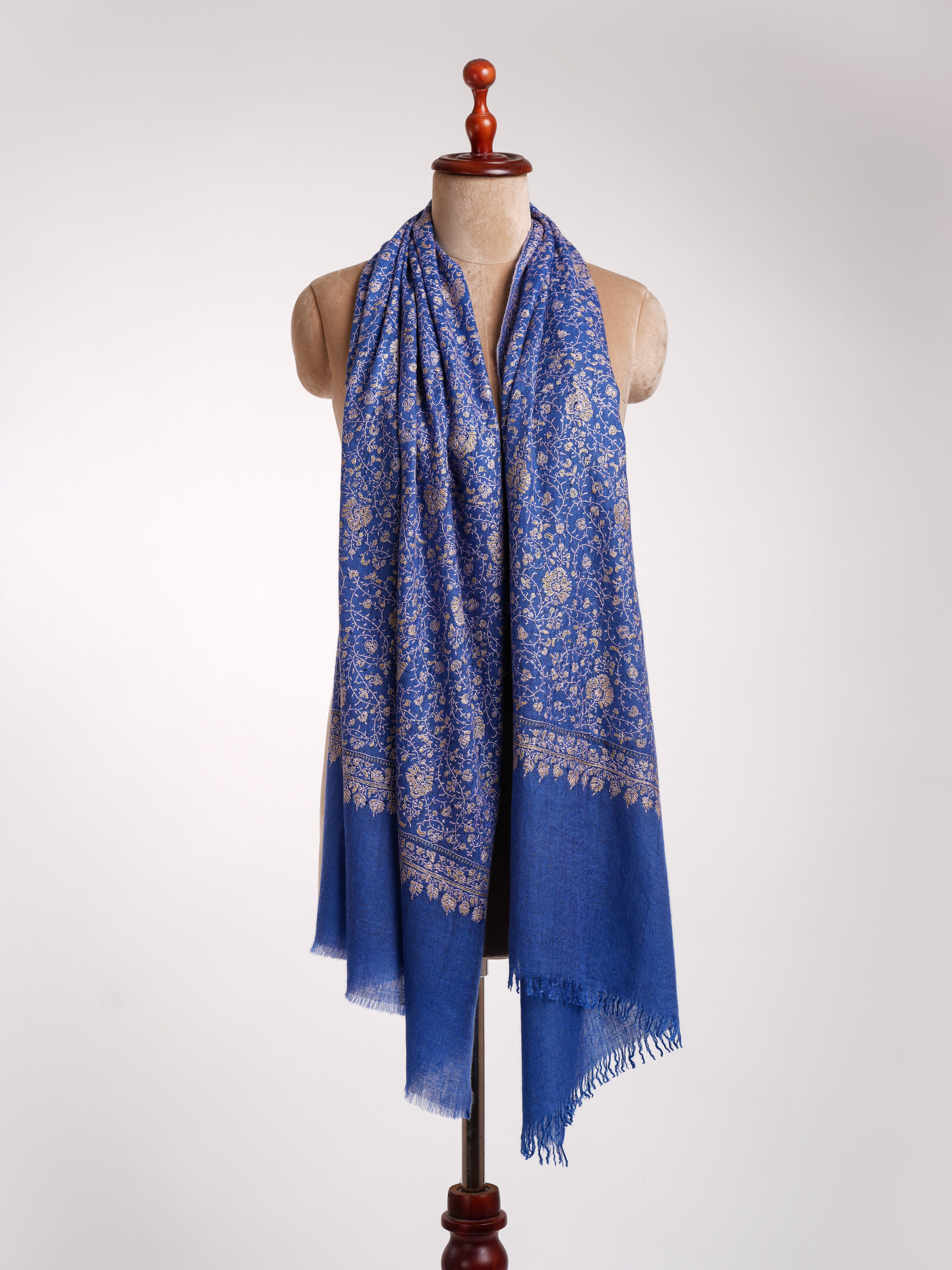 Stola in cashmere indiano ricamato Sozni blu