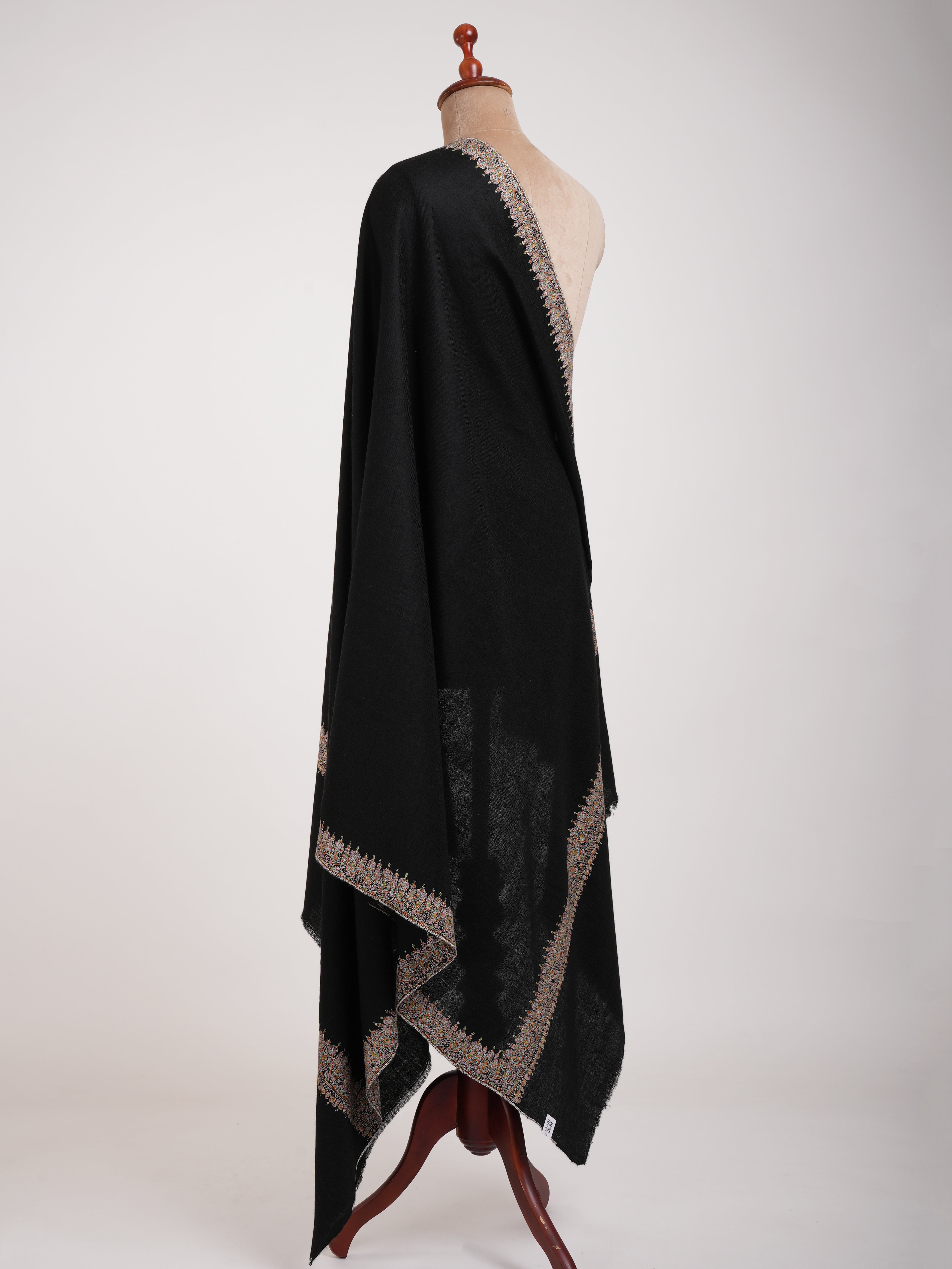 Sozni ricamato da Neemdaur Black Pashmina Shawl