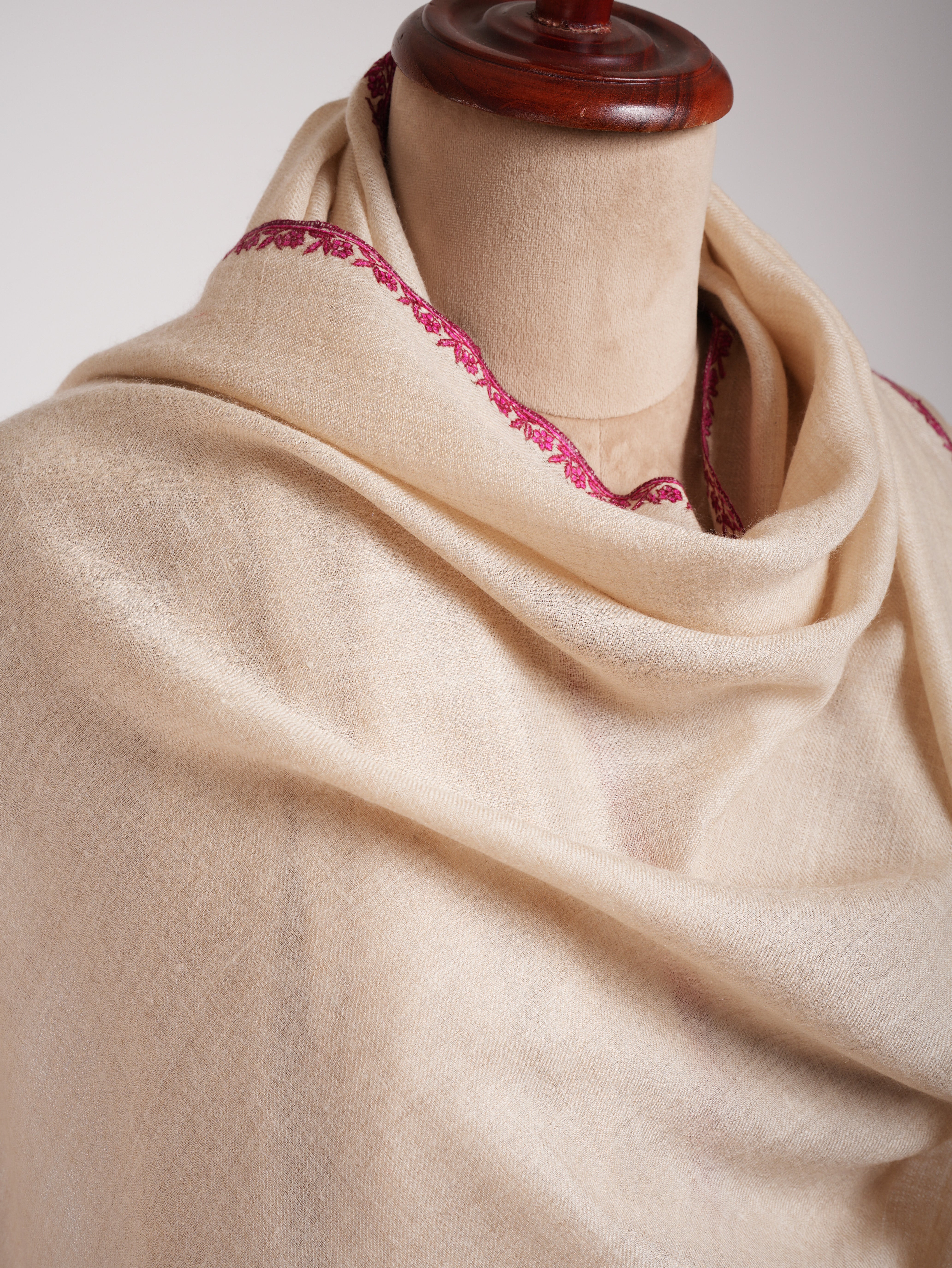 Off White Pretty Cashmere Scarf con Sozni ricamo