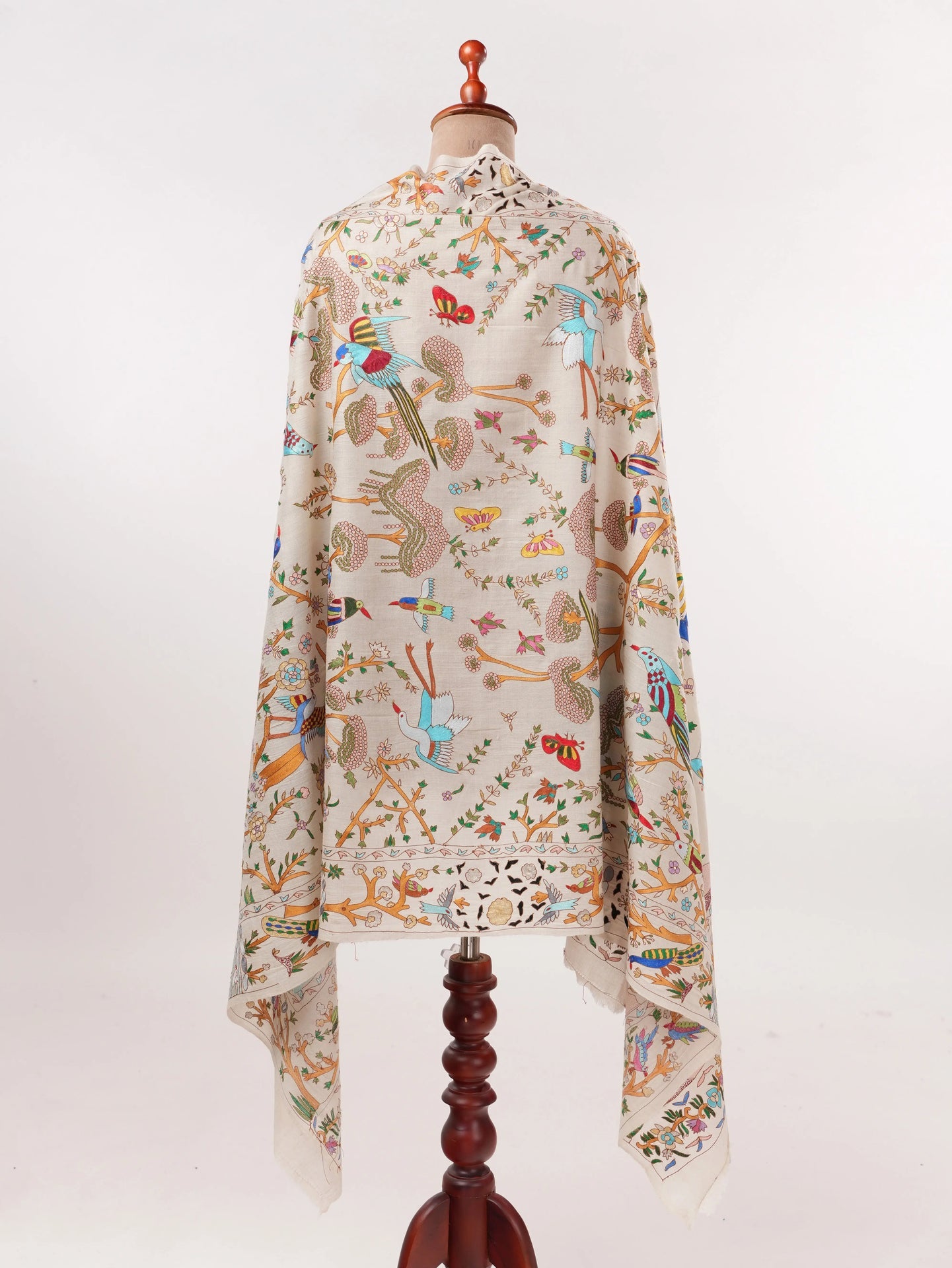 Luxurious Kalamkari Handwoven White Pashmina Shawl with Hand Embroidery Shahkaar.com