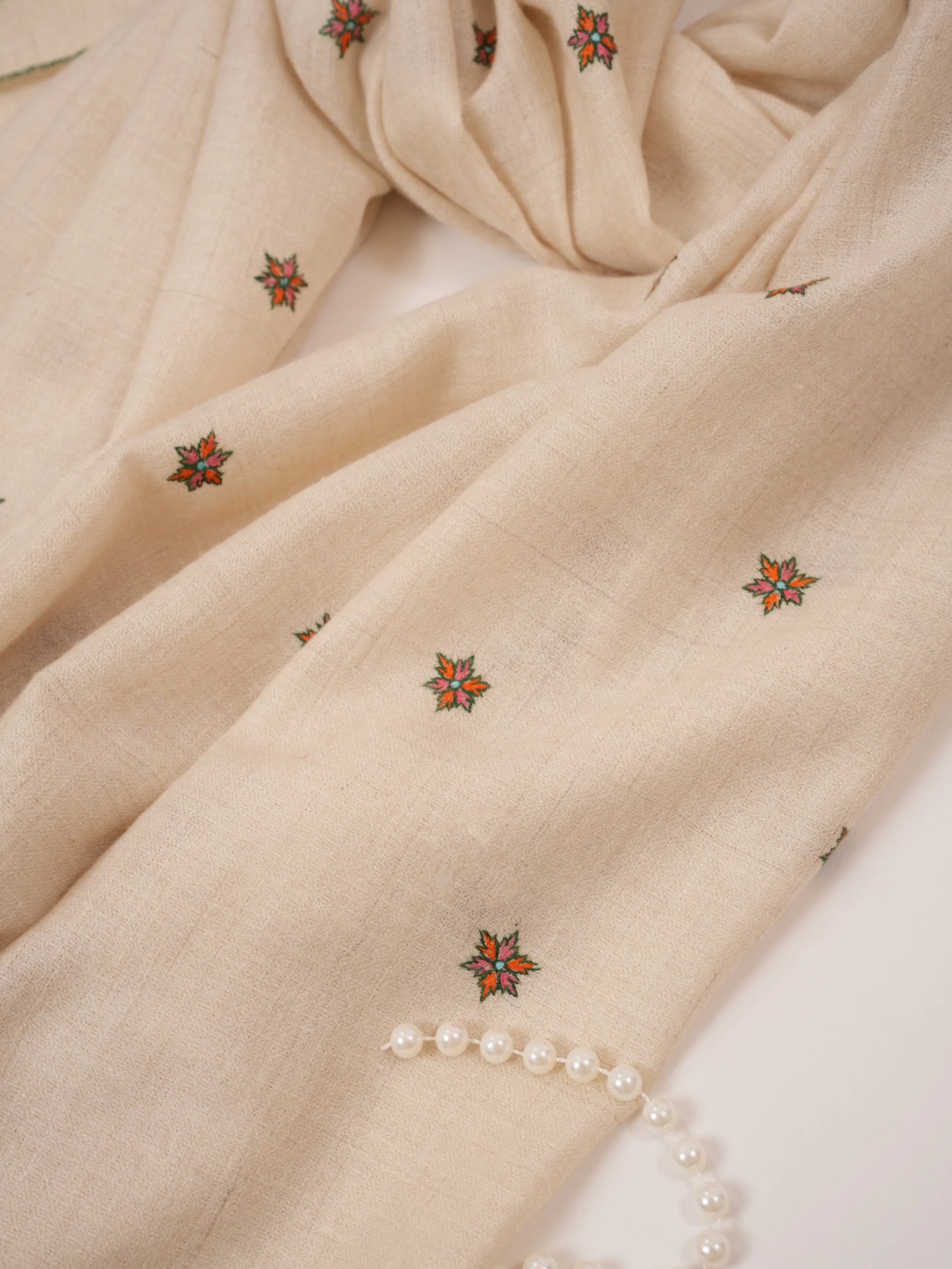 Sozni Star Buteh Handwork Natural White Kashmiri Handwoven Pashmina Shawl Shahkaar.com