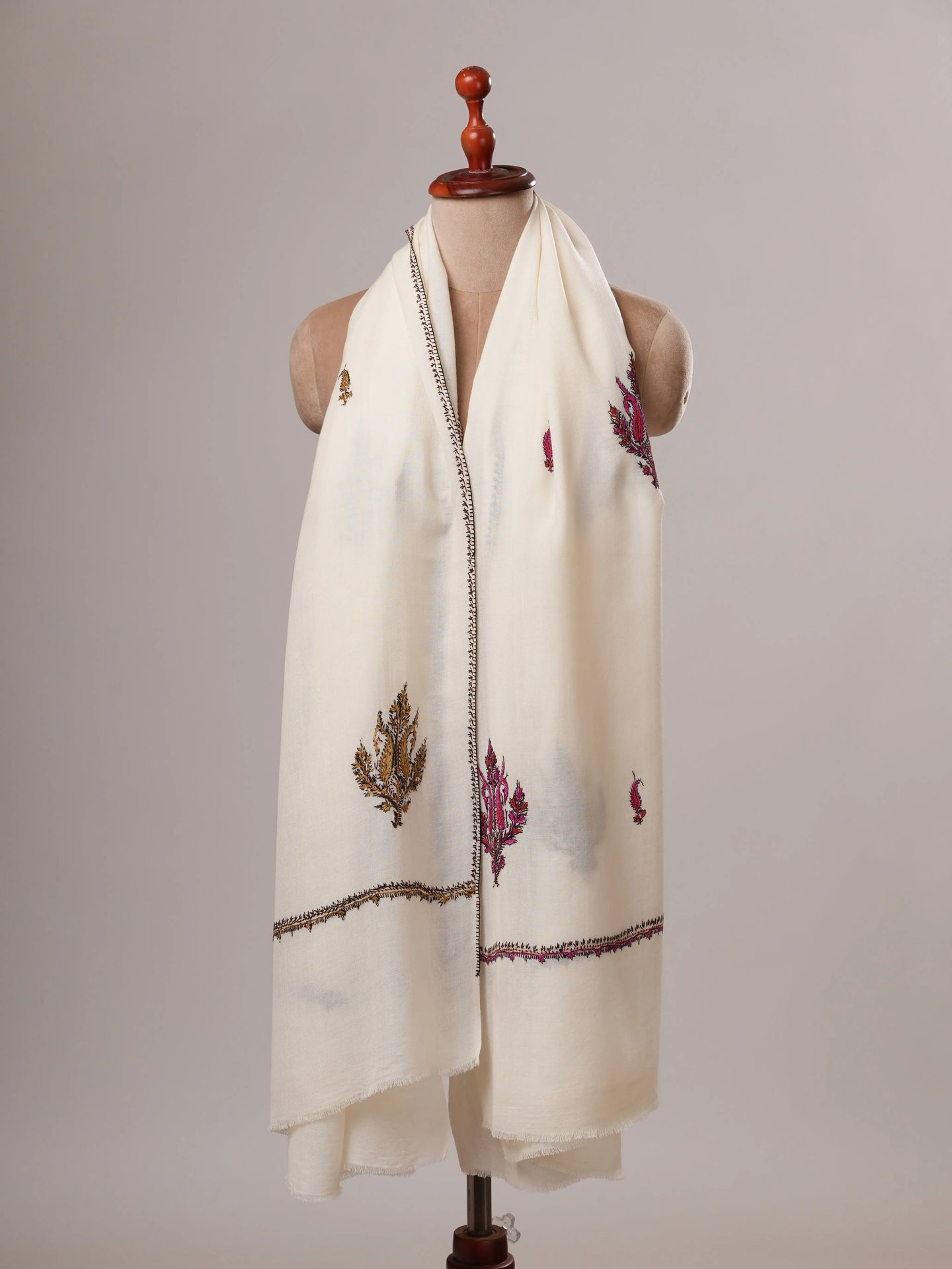 White Aksi Hand Embroidered Fine Wool Shawl Shahkaar