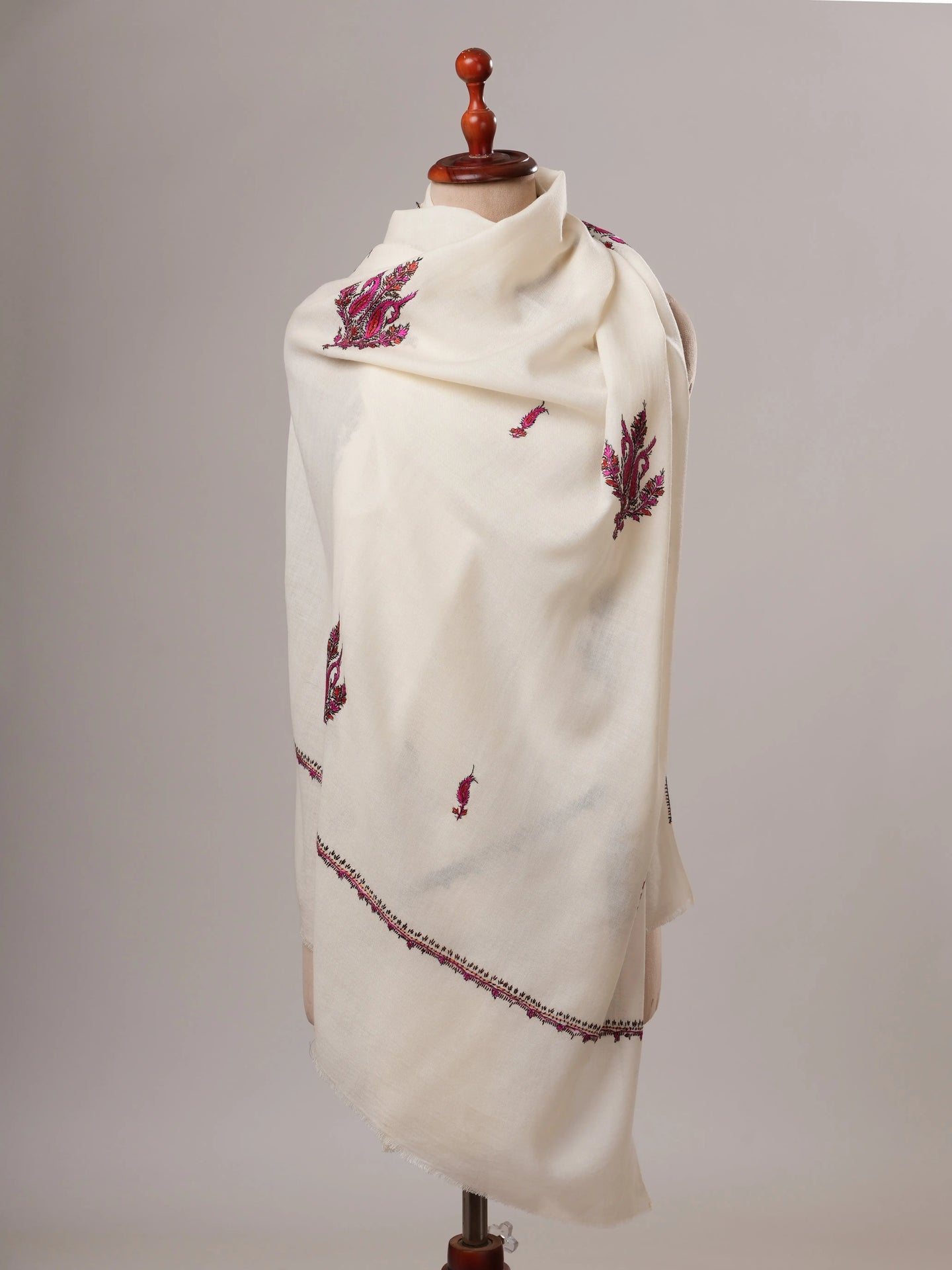 White Aksi Hand Embroidered Fine Wool Shawl Shahkaar