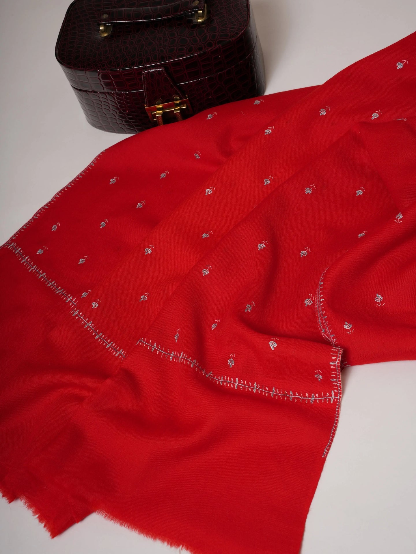 Machie Buteh Hand Embroidered Fine Wool Indian Shawl Shahkaar